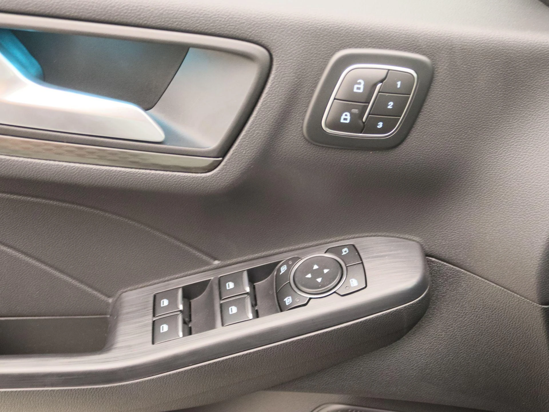 Ford-Kuga-image-23