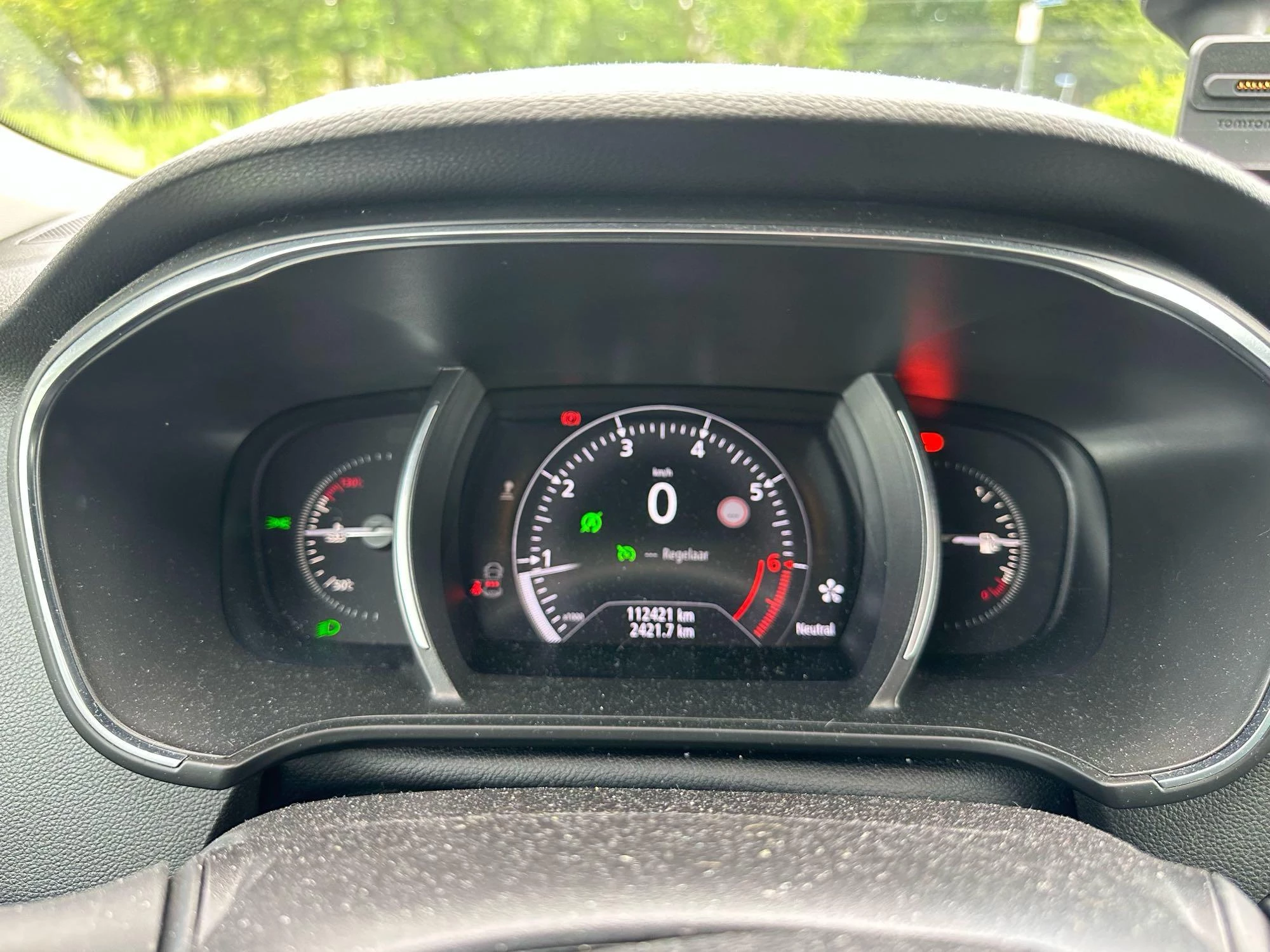 Renault-Mégane Estate-image-10
