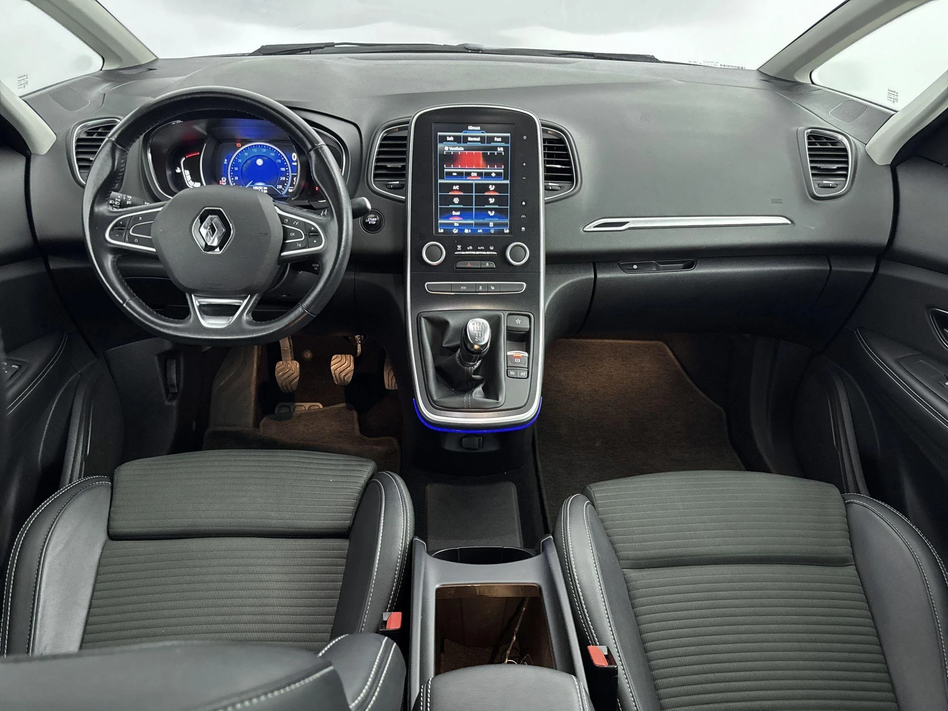 Renault-Grand Scénic-image-16