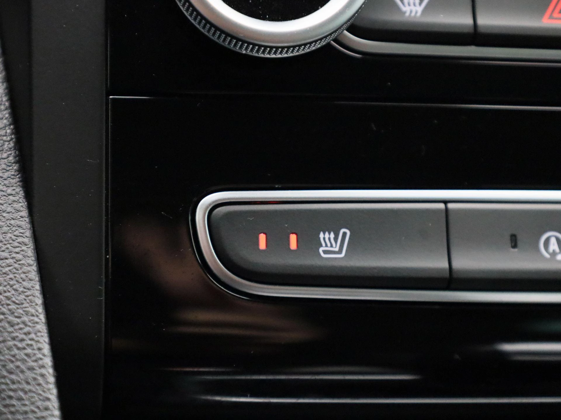 Renault-Mégane Estate-image-19