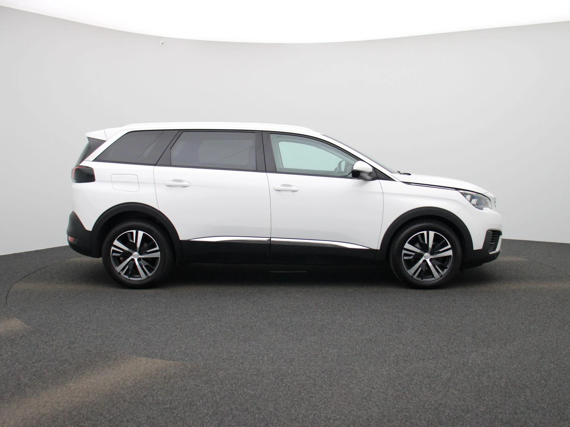 Peugeot-5008-image-4