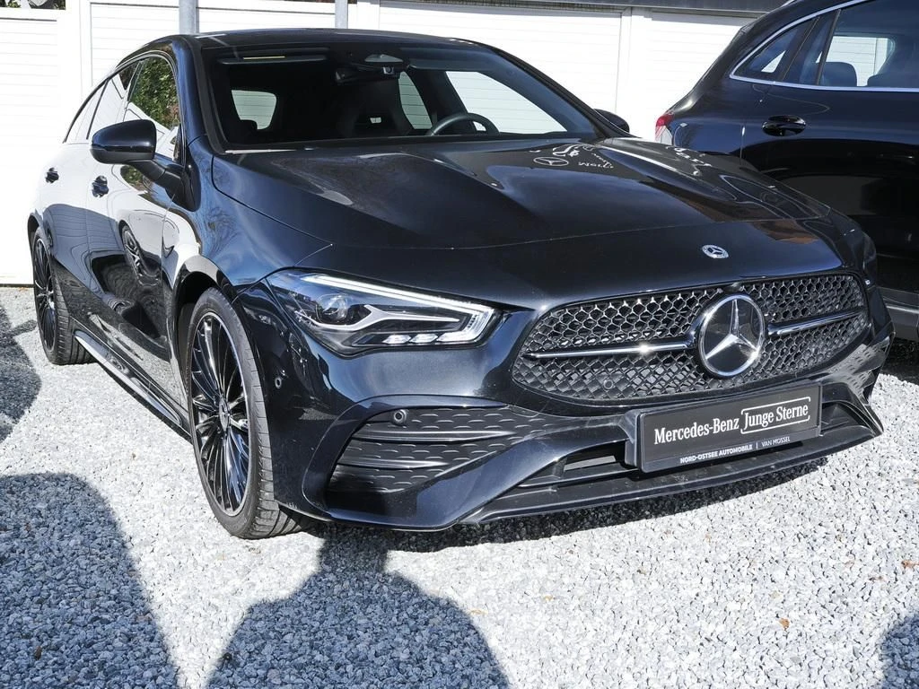 Mercedes-Benz-CLA 200 d-image-4