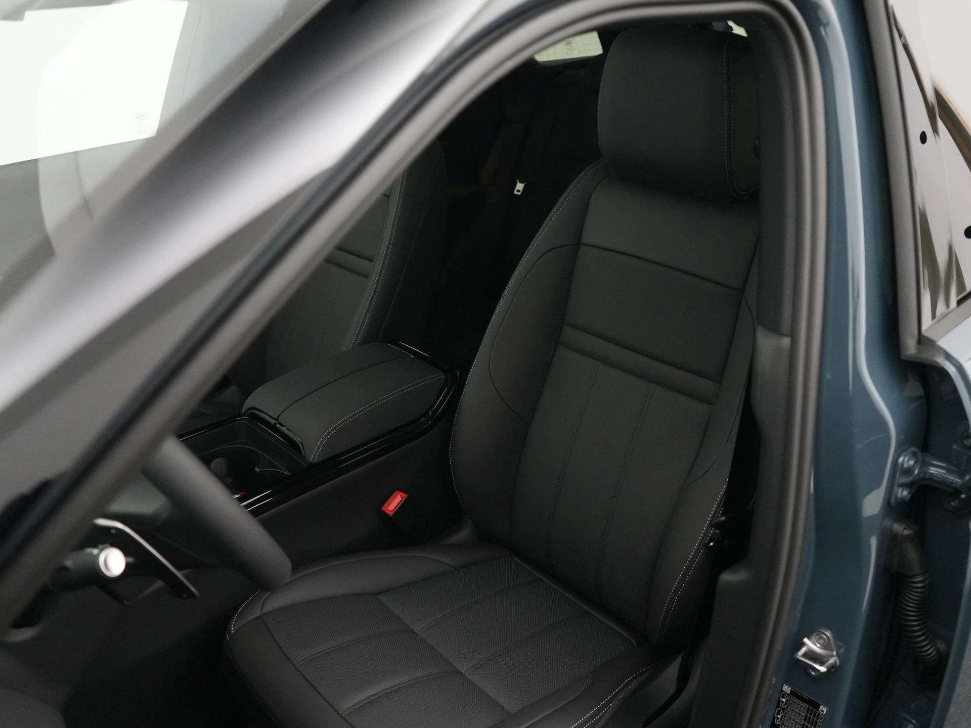 Land Rover-Range Rover Evoque-image-18