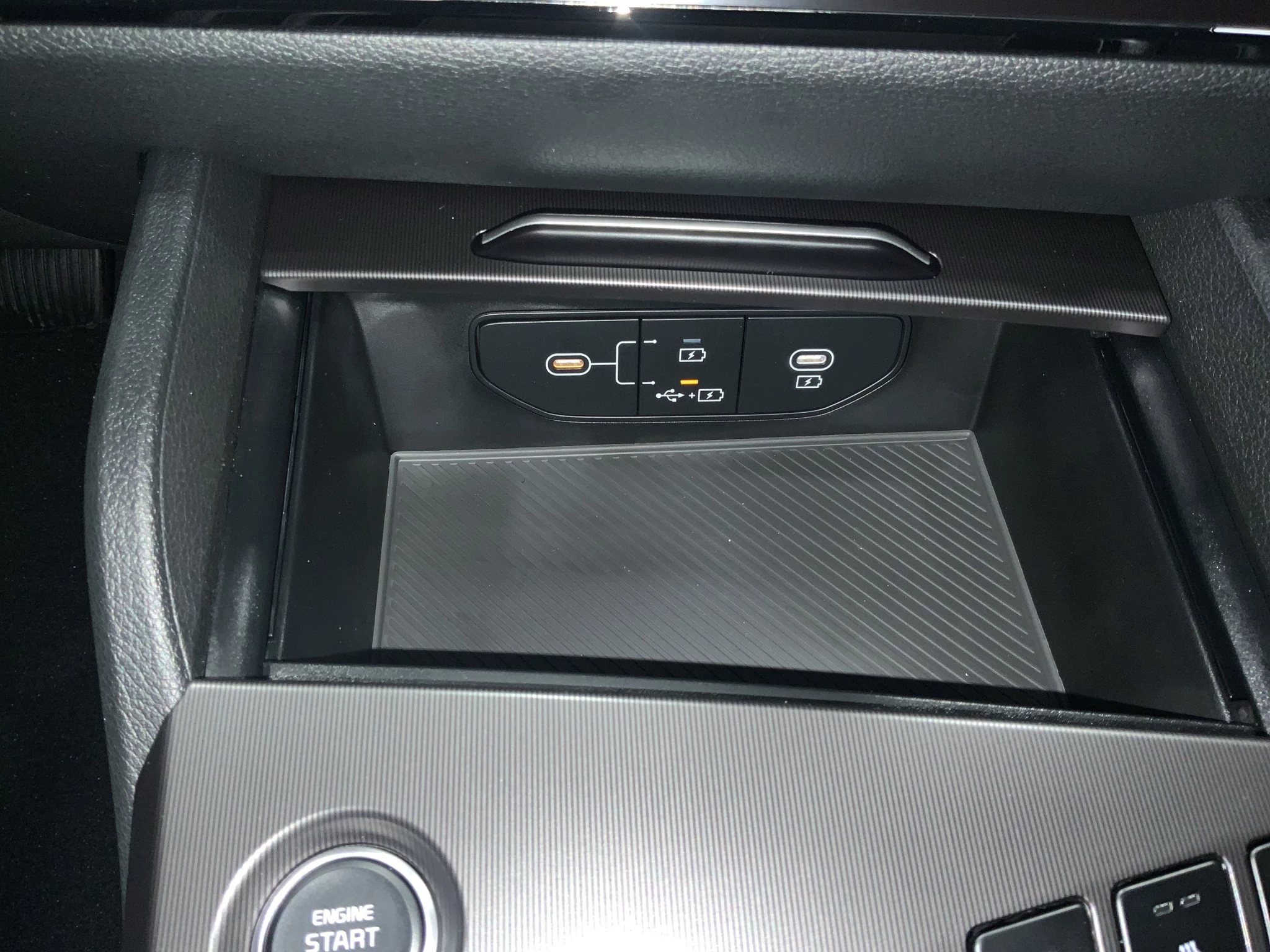 Kia Sportage Vision 1.6 T-GDI DCT Sports Utility Vehicle. NAVI*KLIMA*RFK*KOMF.PKT*SHZ*LRH