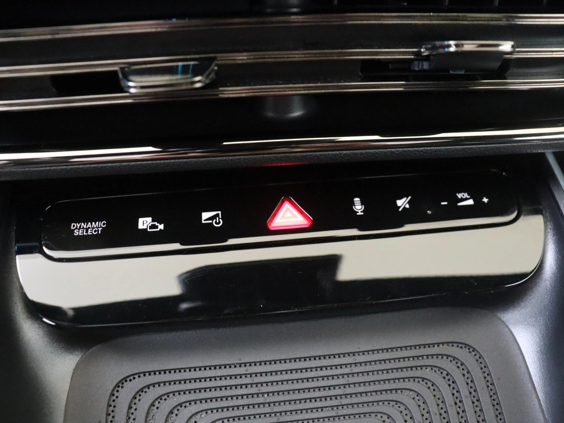 Mercedes-Benz-CLA-image-20