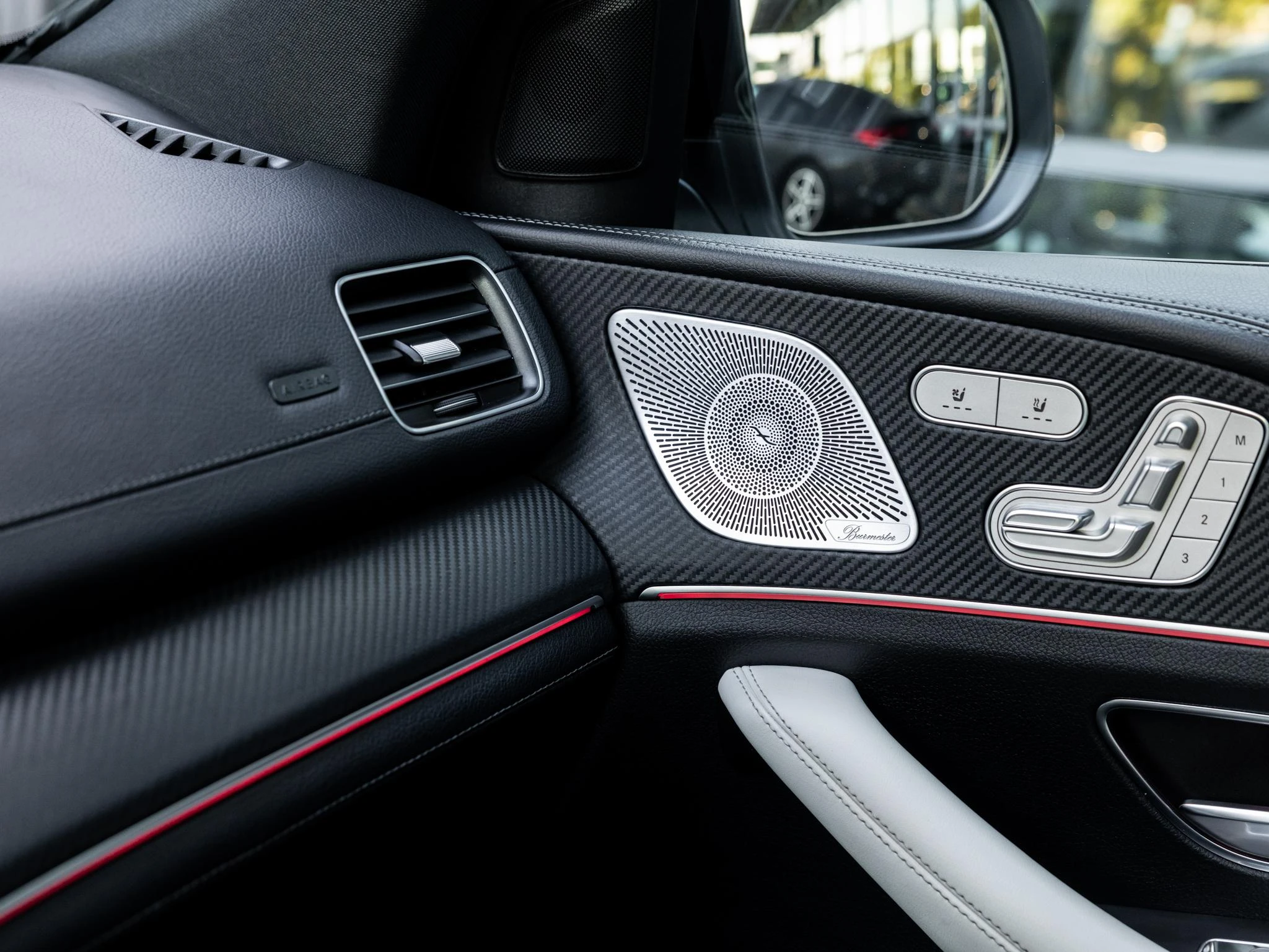 Mercedes-Benz-GLE-image-17