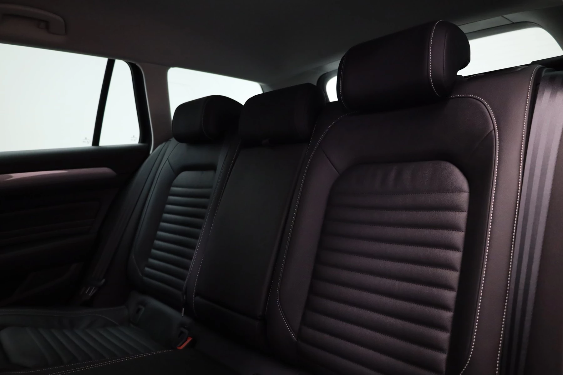 Volkswagen-Passat-image-40