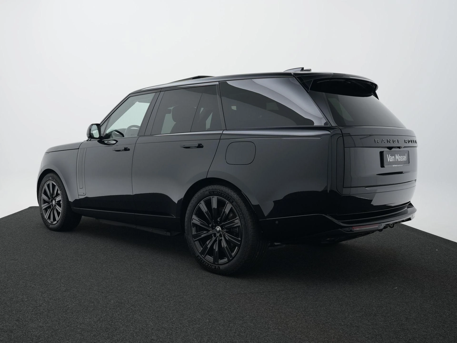 Land Rover-Range Rover-image-2