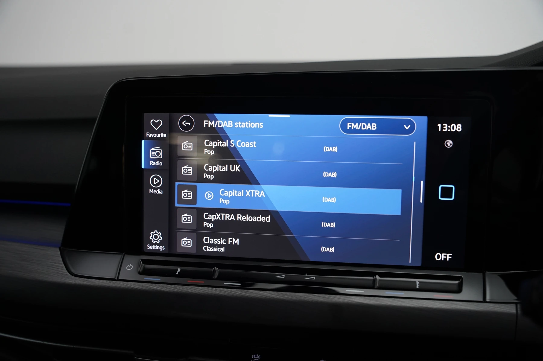 Volkswagen-Golf-image-19