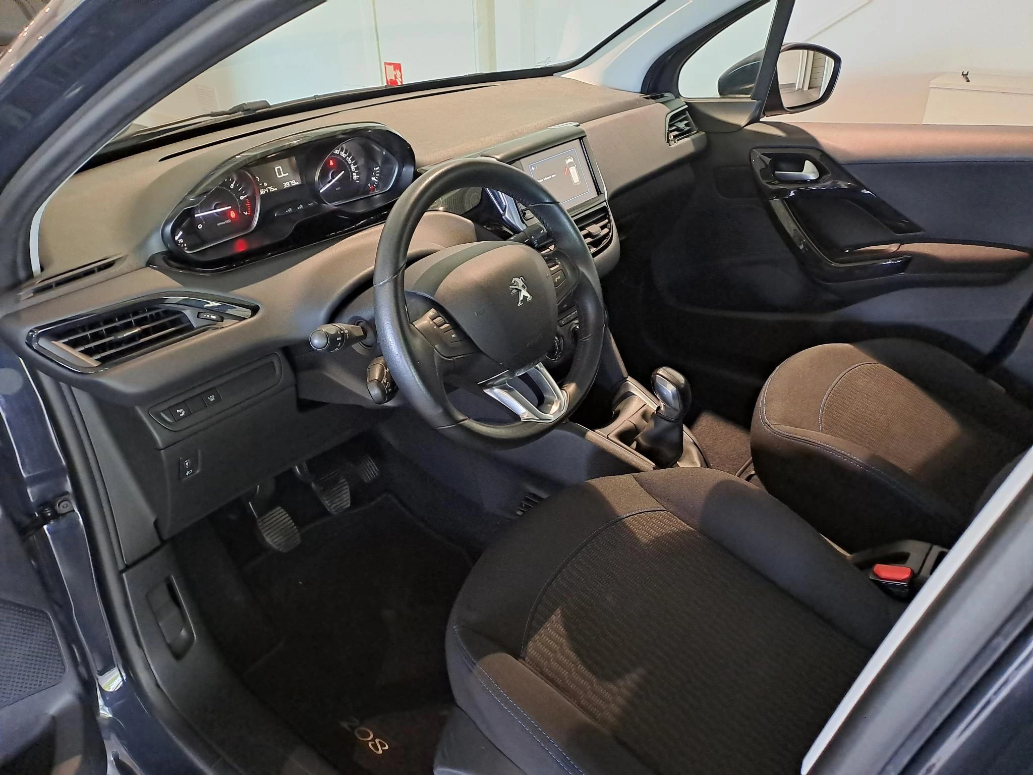 Peugeot-208-image-14