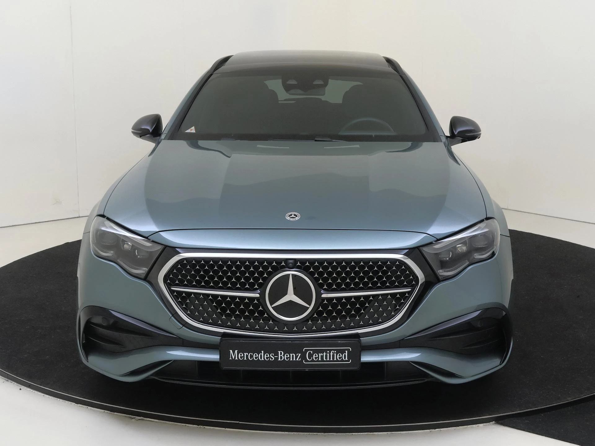 Mercedes-Benz-E-Klasse-image-5