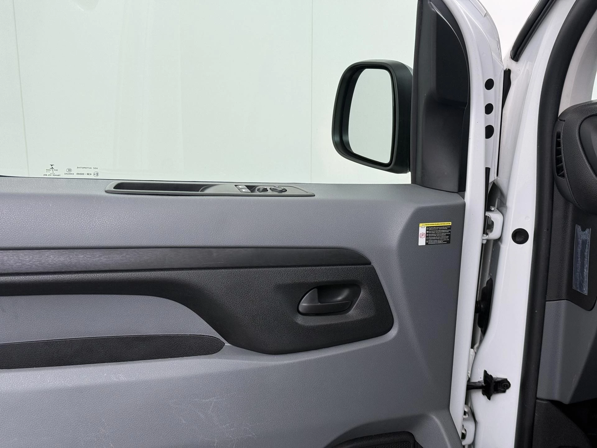 Opel-Vivaro-e-image-25