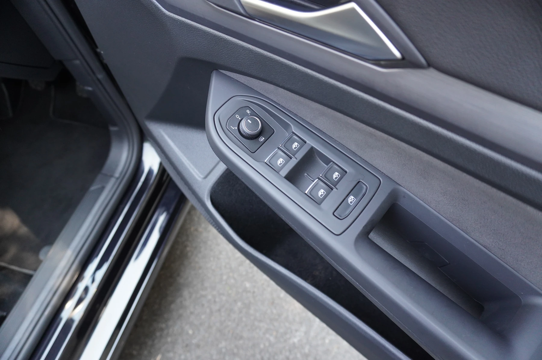 Volkswagen-Golf-image-21