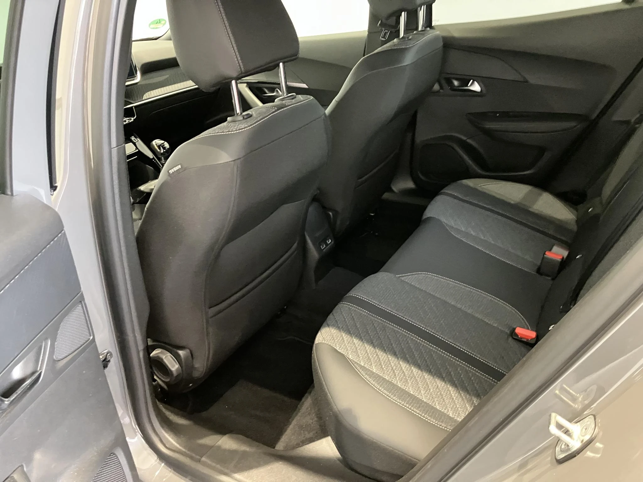 Peugeot-2008-image-12