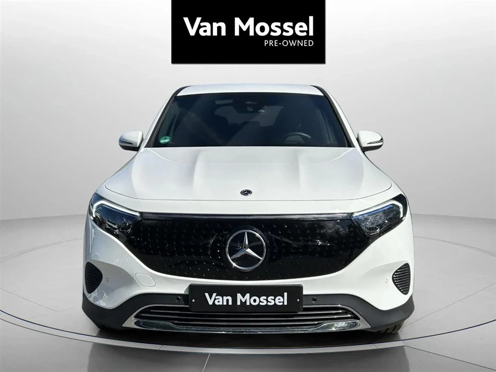 Mercedes-Benz-EQB-image-1