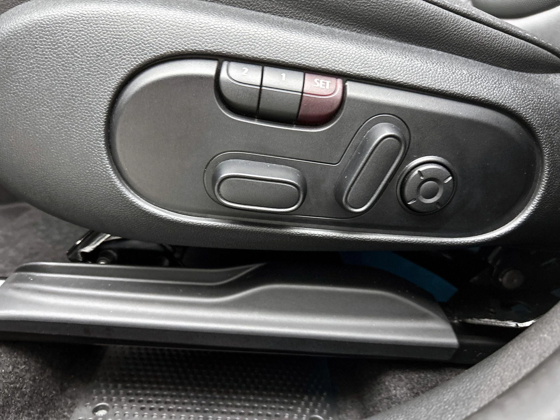 MINI-Countryman-image-33