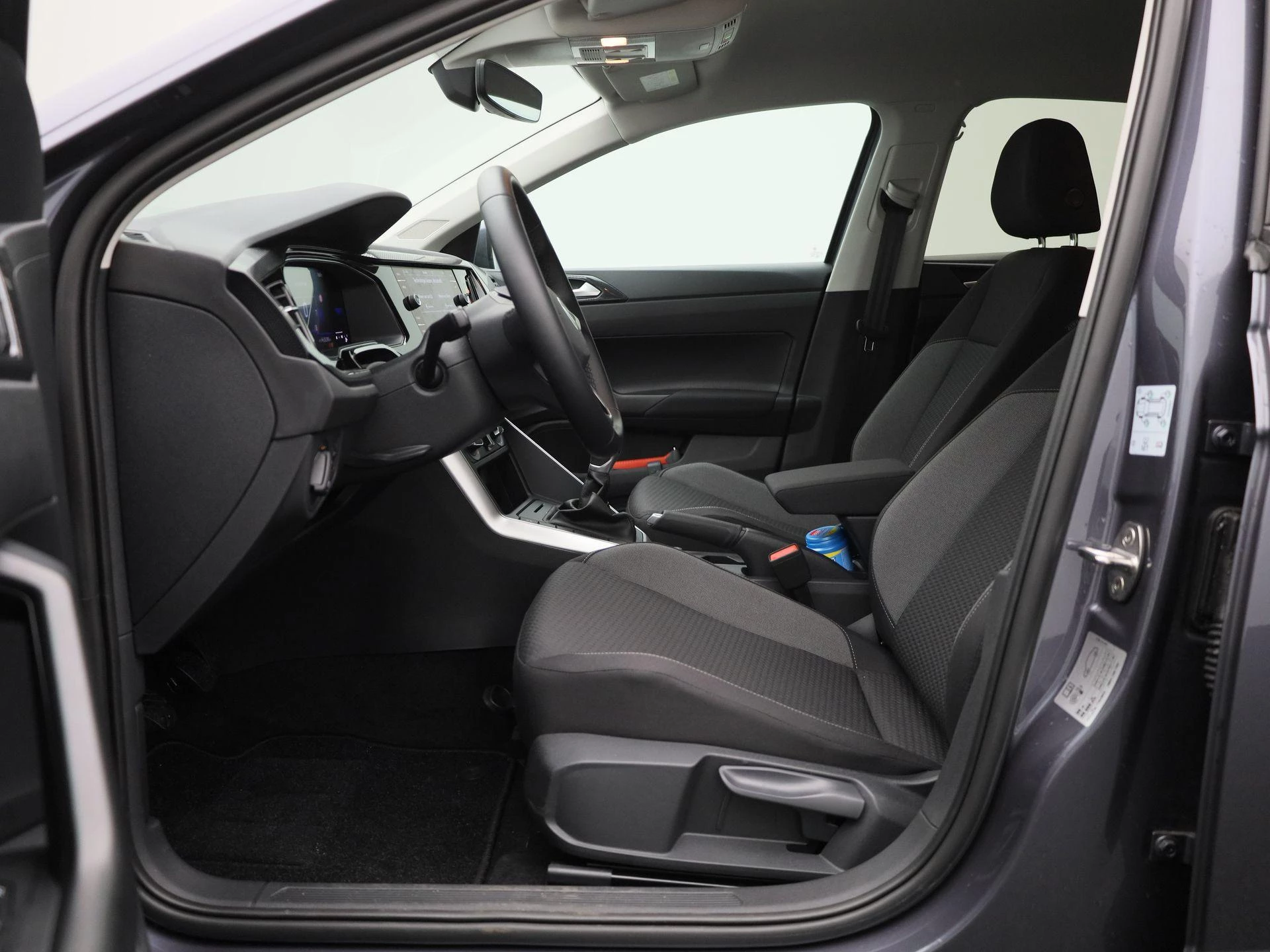 Volkswagen-Polo-image-10