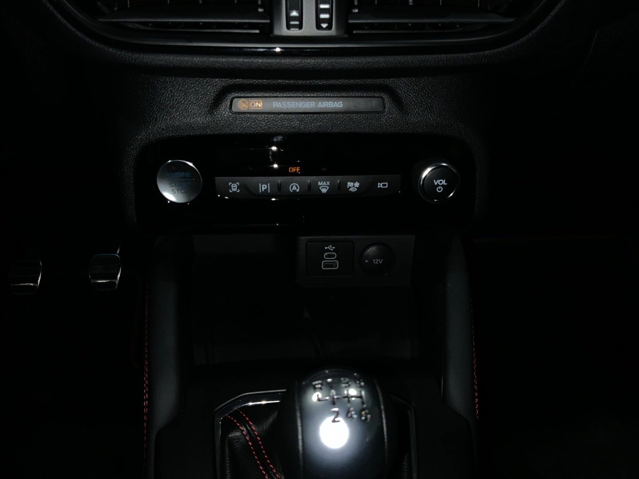 Ford Kuga ST-Line X*PANO*AHK*LED-MATRIX*360GRAD*ACC*NAVI*SOUND-SYS.