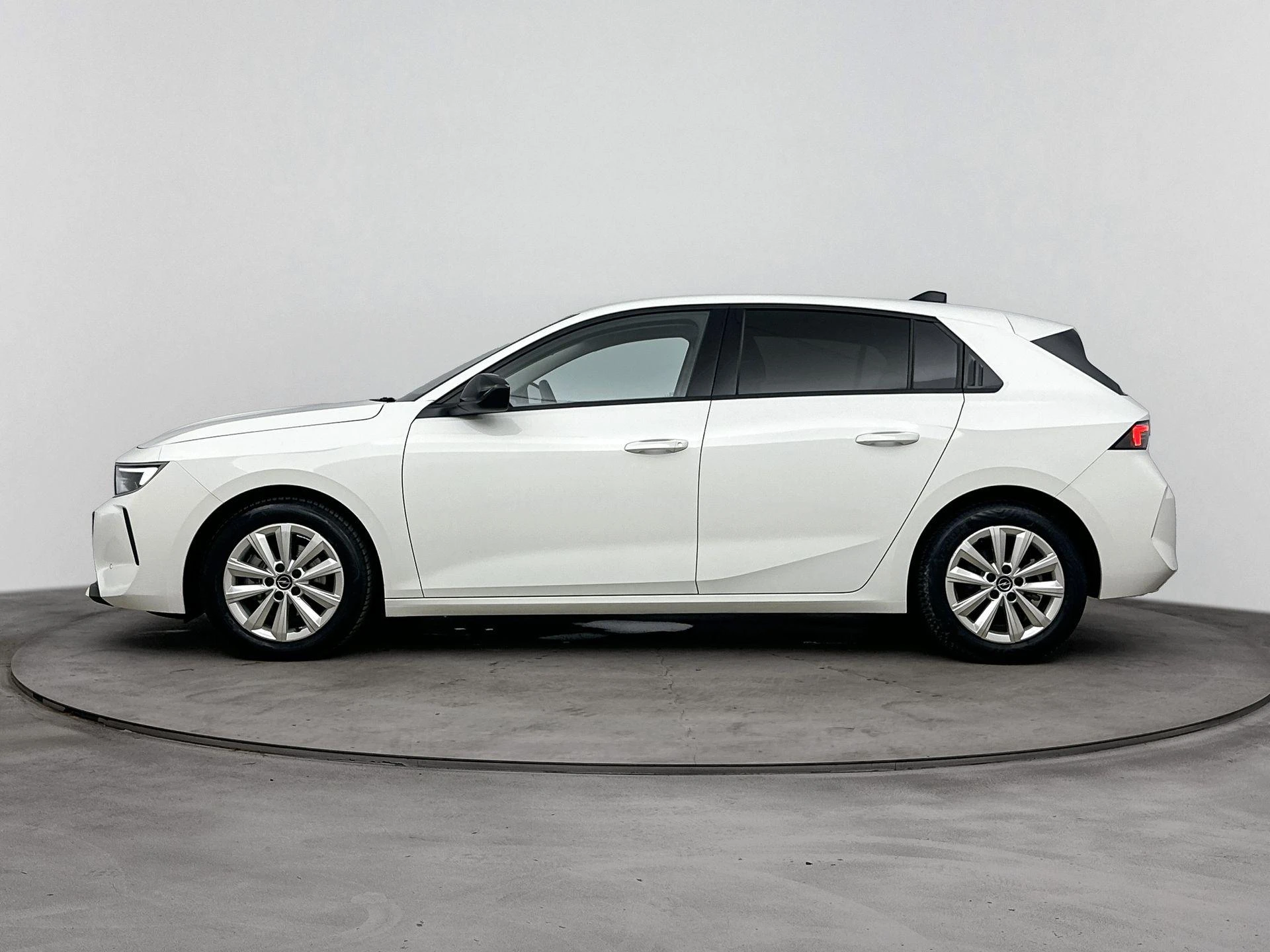 Opel-Astra-image-1