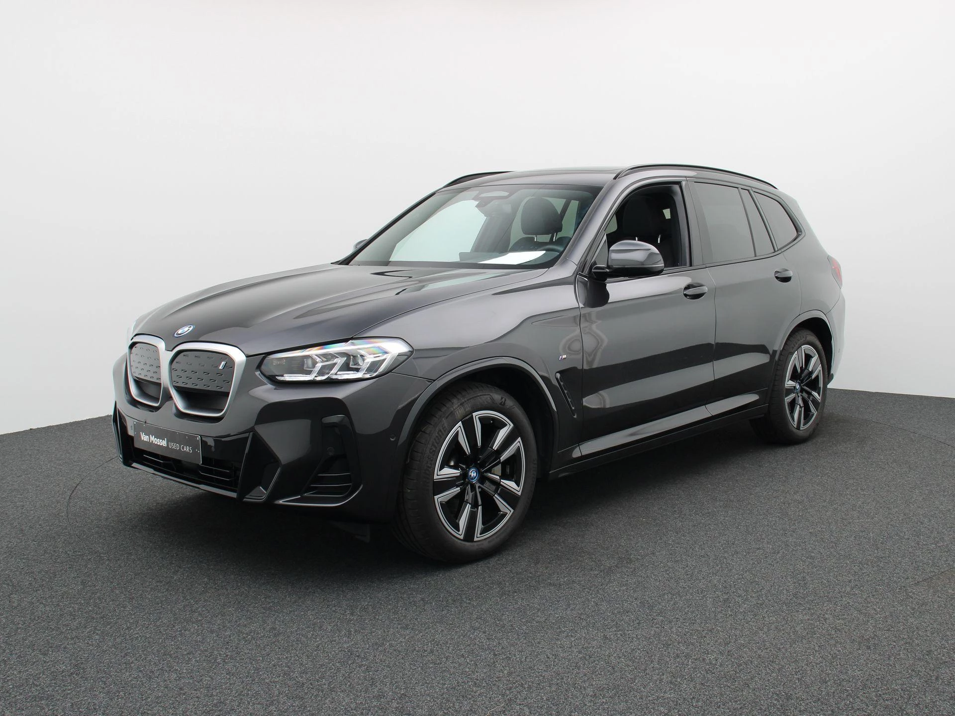 BMW-iX3-image-0