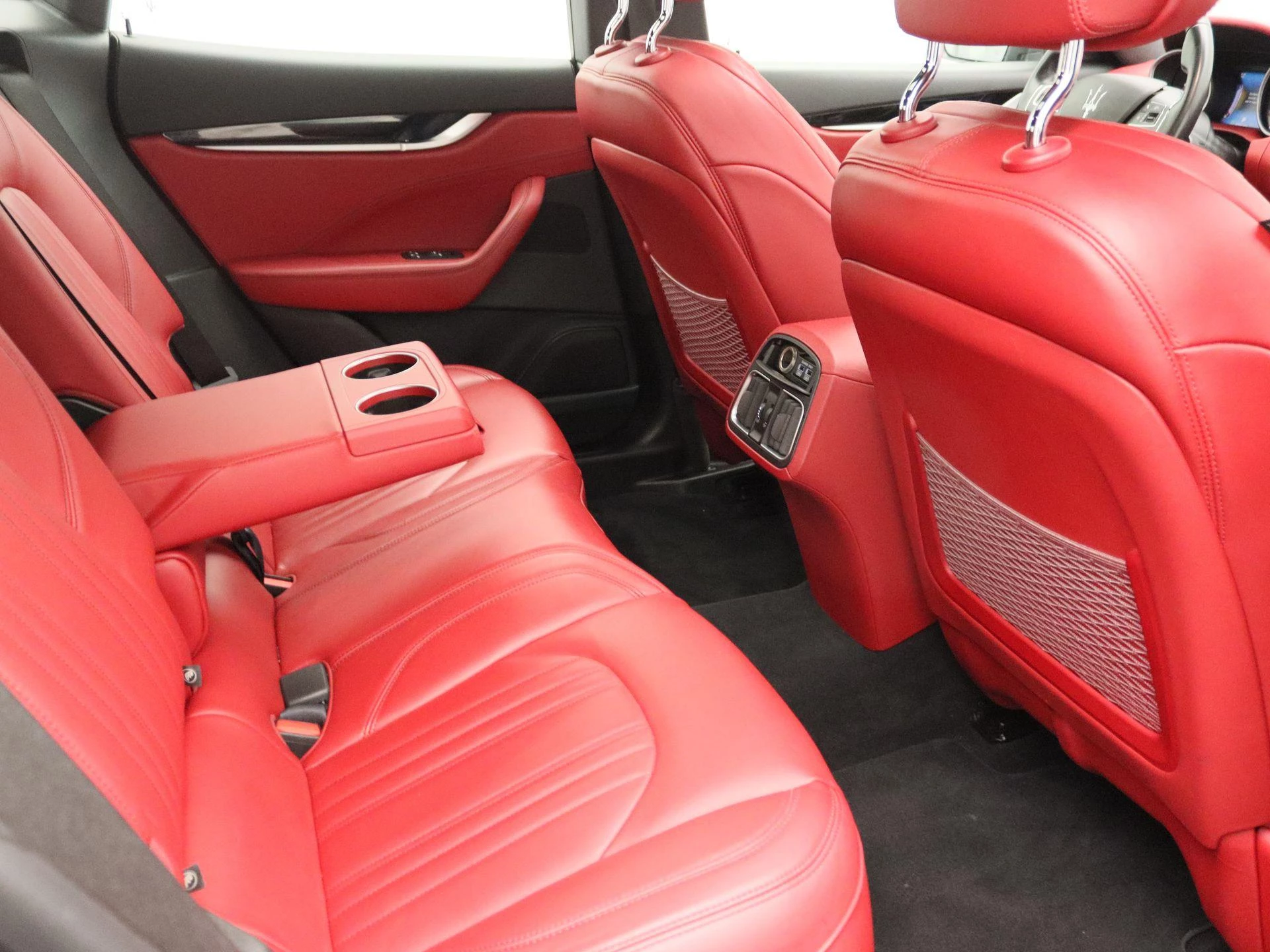 Maserati-Levante-image-24