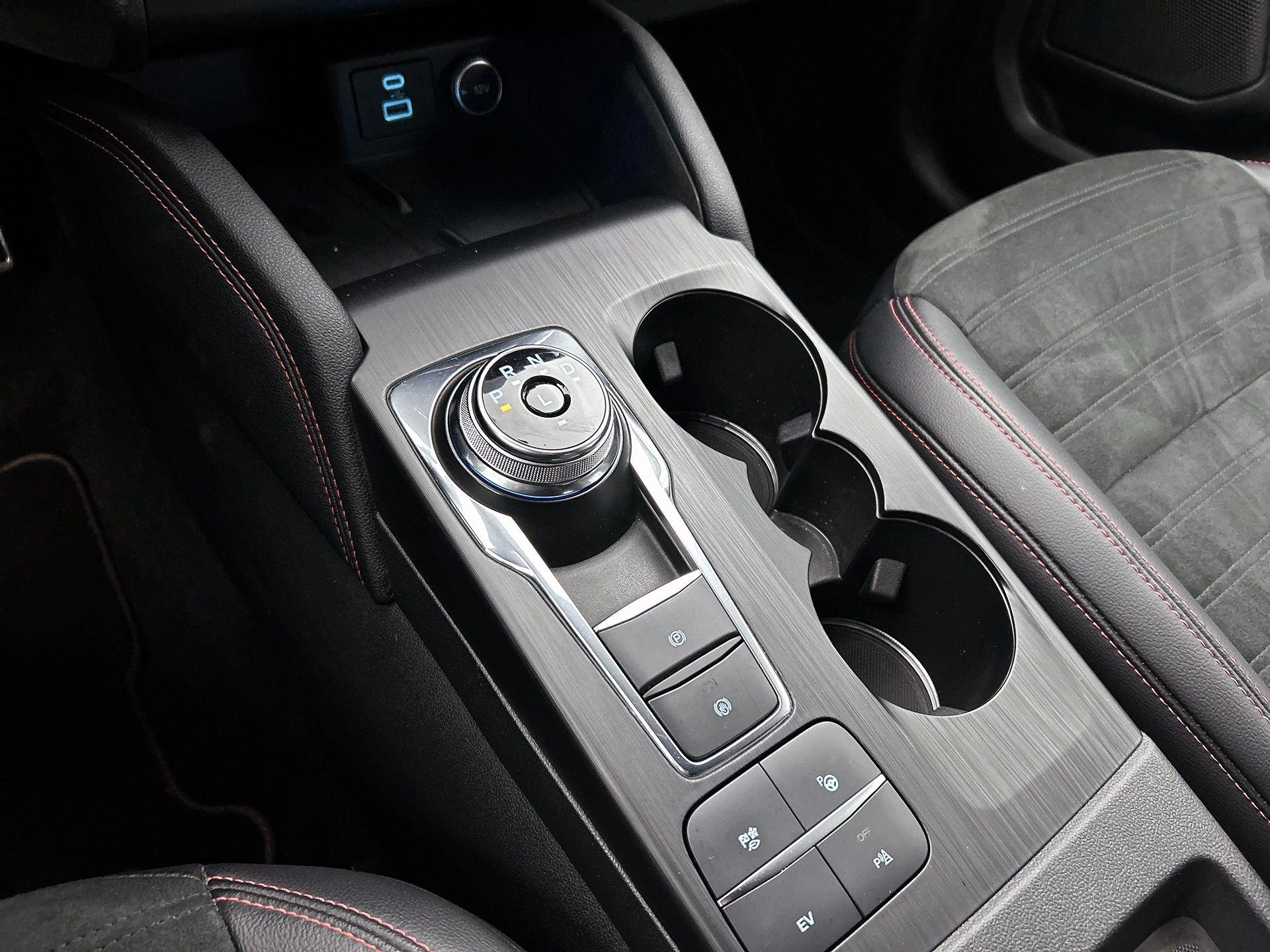 Ford-Kuga-image-25