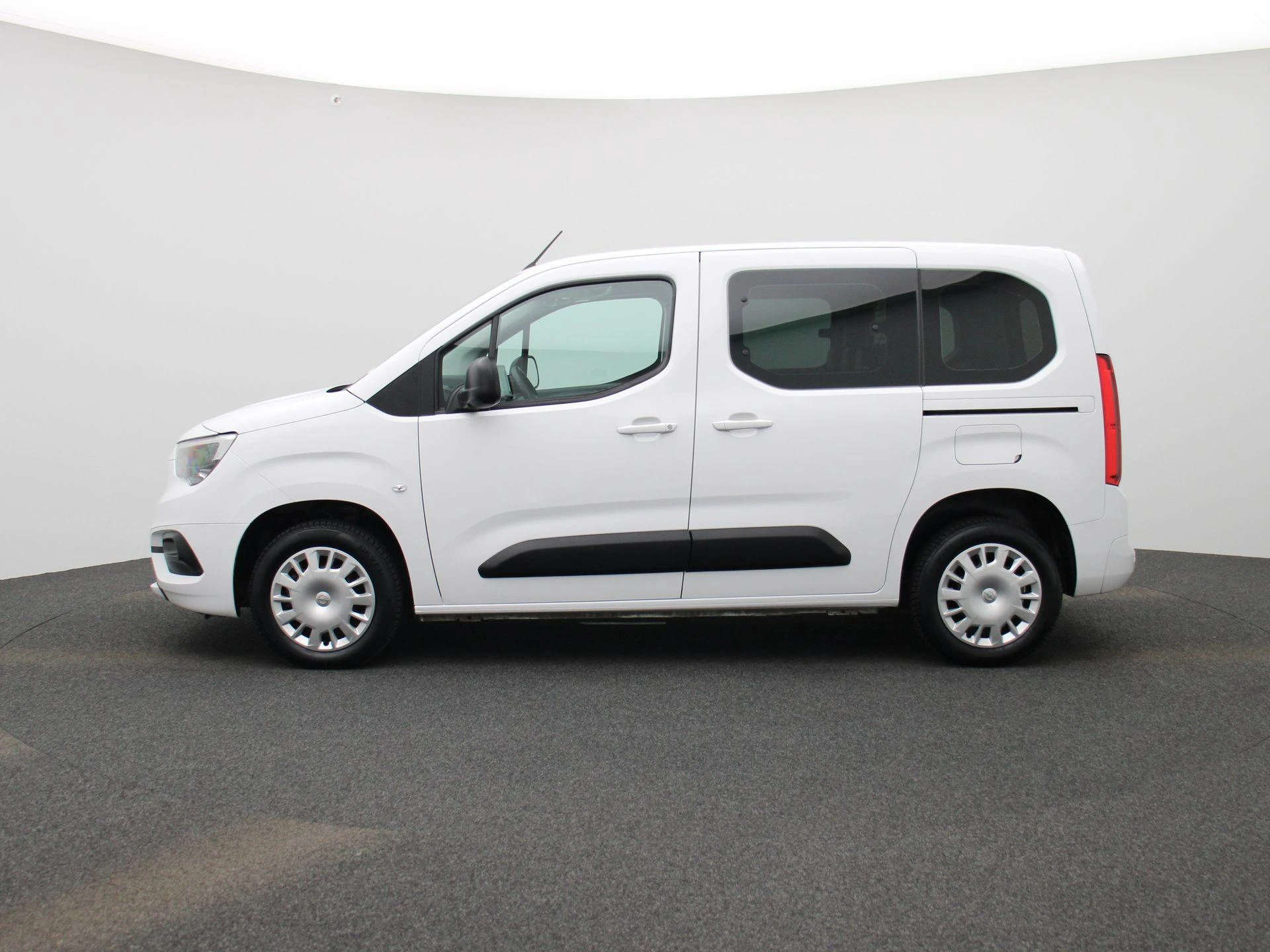Opel-Combo Life-image-3