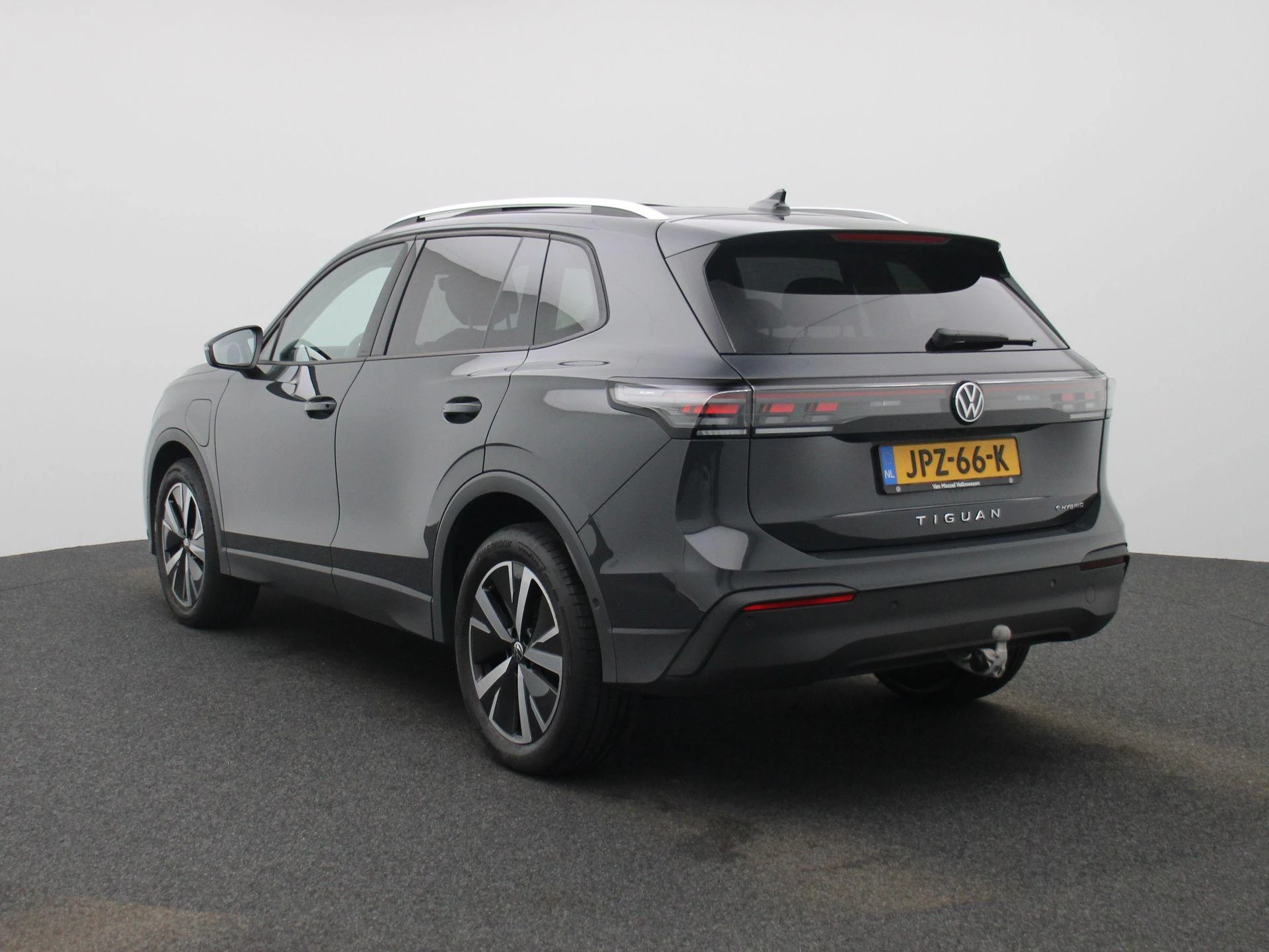 Volkswagen-Tiguan-image-1