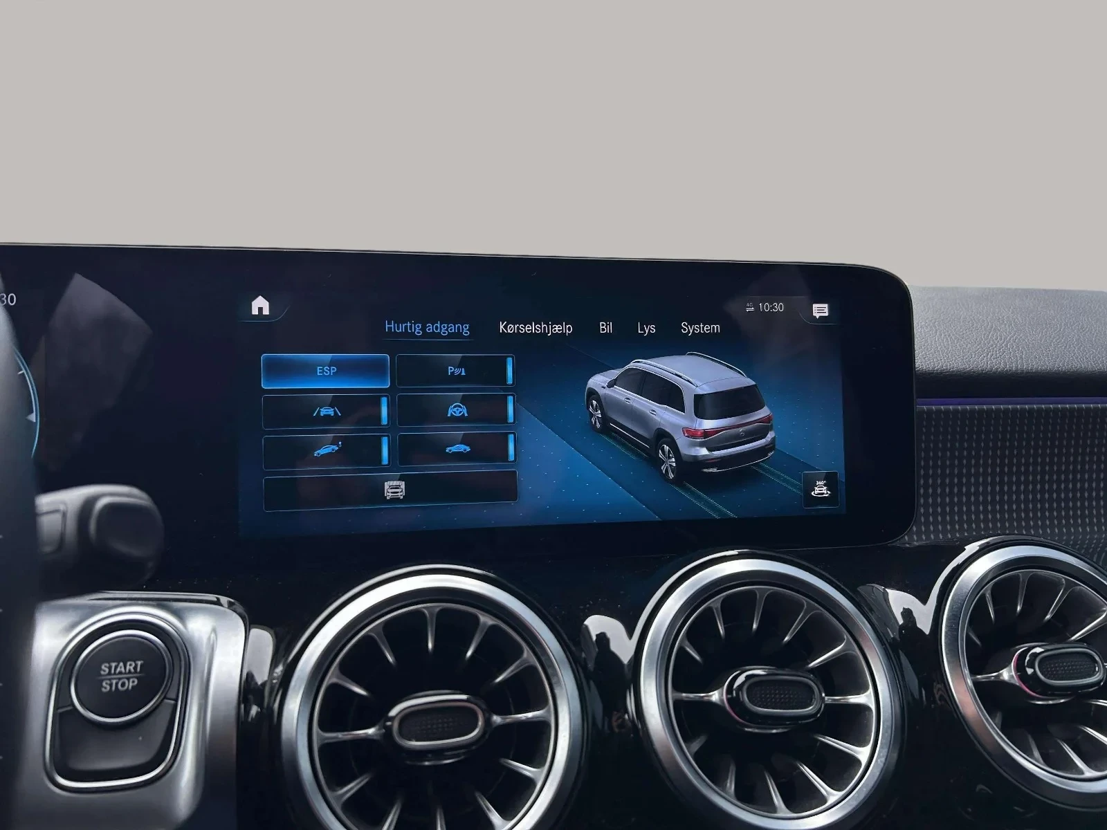 Mercedes-Benz-EQB-image-17