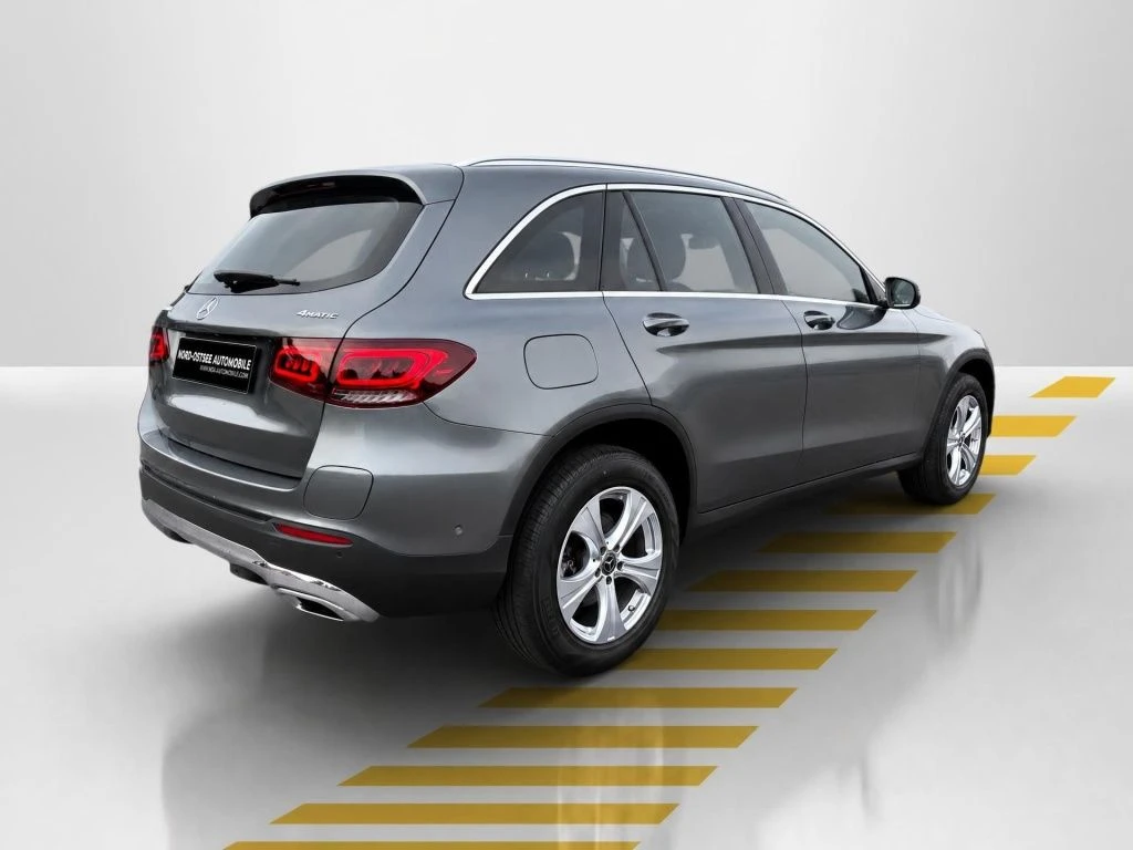 Mercedes-Benz-GLC 300 de-image-14