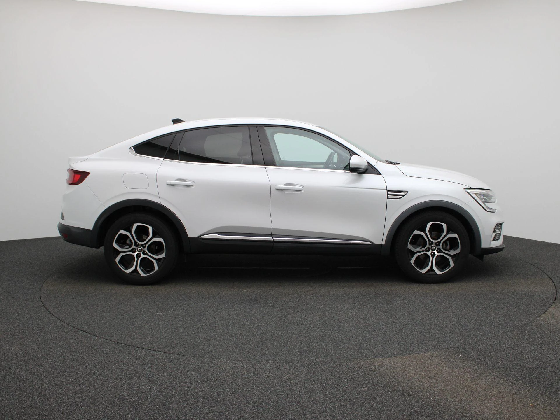 Renault-Arkana-image-5