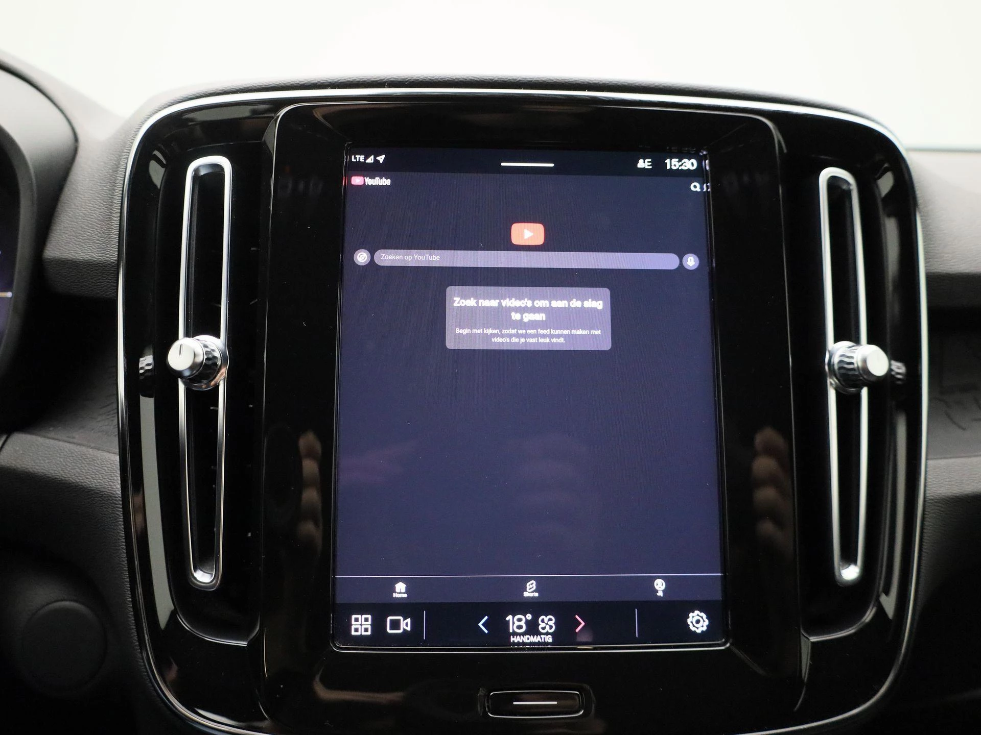 Volvo-XC40-image-20