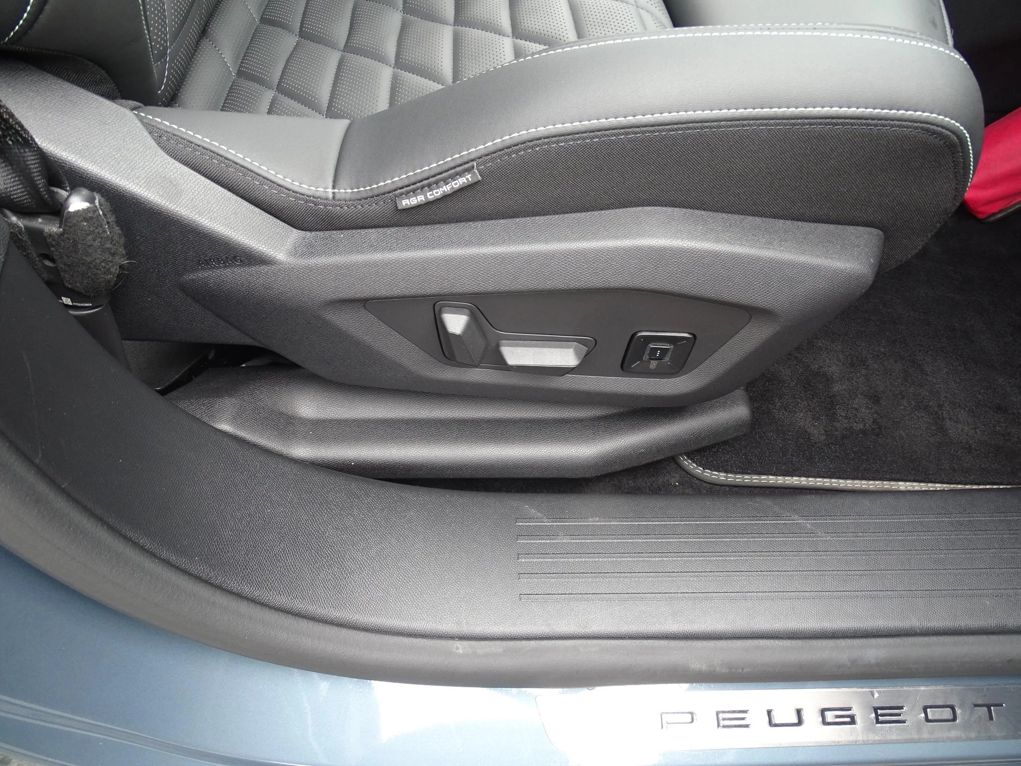 Peugeot 3008 1.2 HYBRID DSC6 GT+leder+pano dak+trekhaak