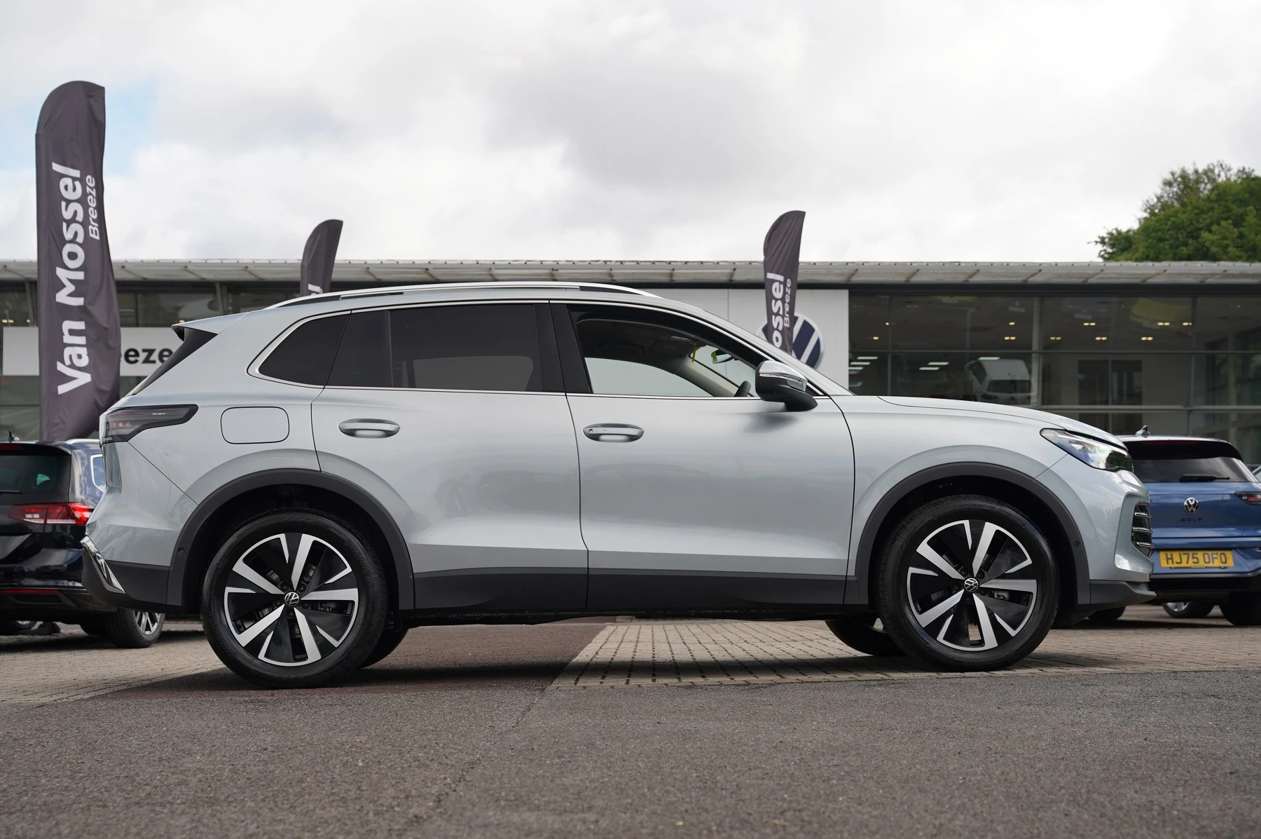 Volkswagen-Tiguan-image-15