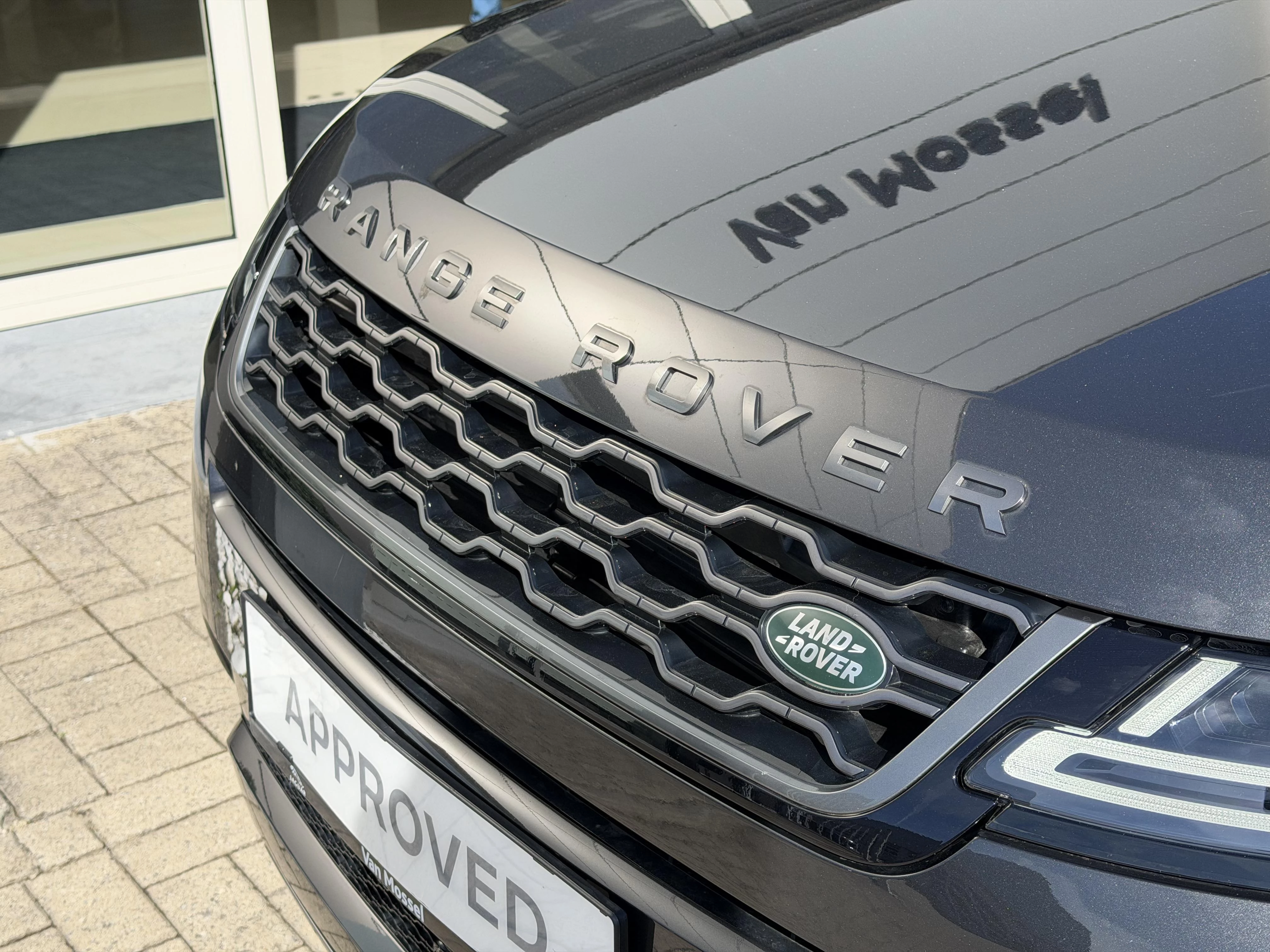 Land Rover Range Rover Evoque P300e PHEV R-Dynamic SE