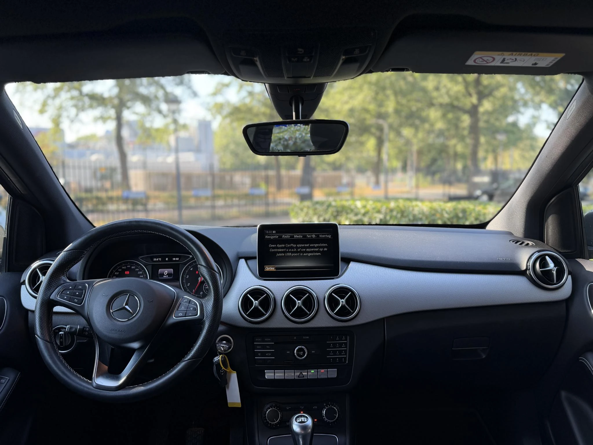 Mercedes-Benz-B-Klasse-image-2