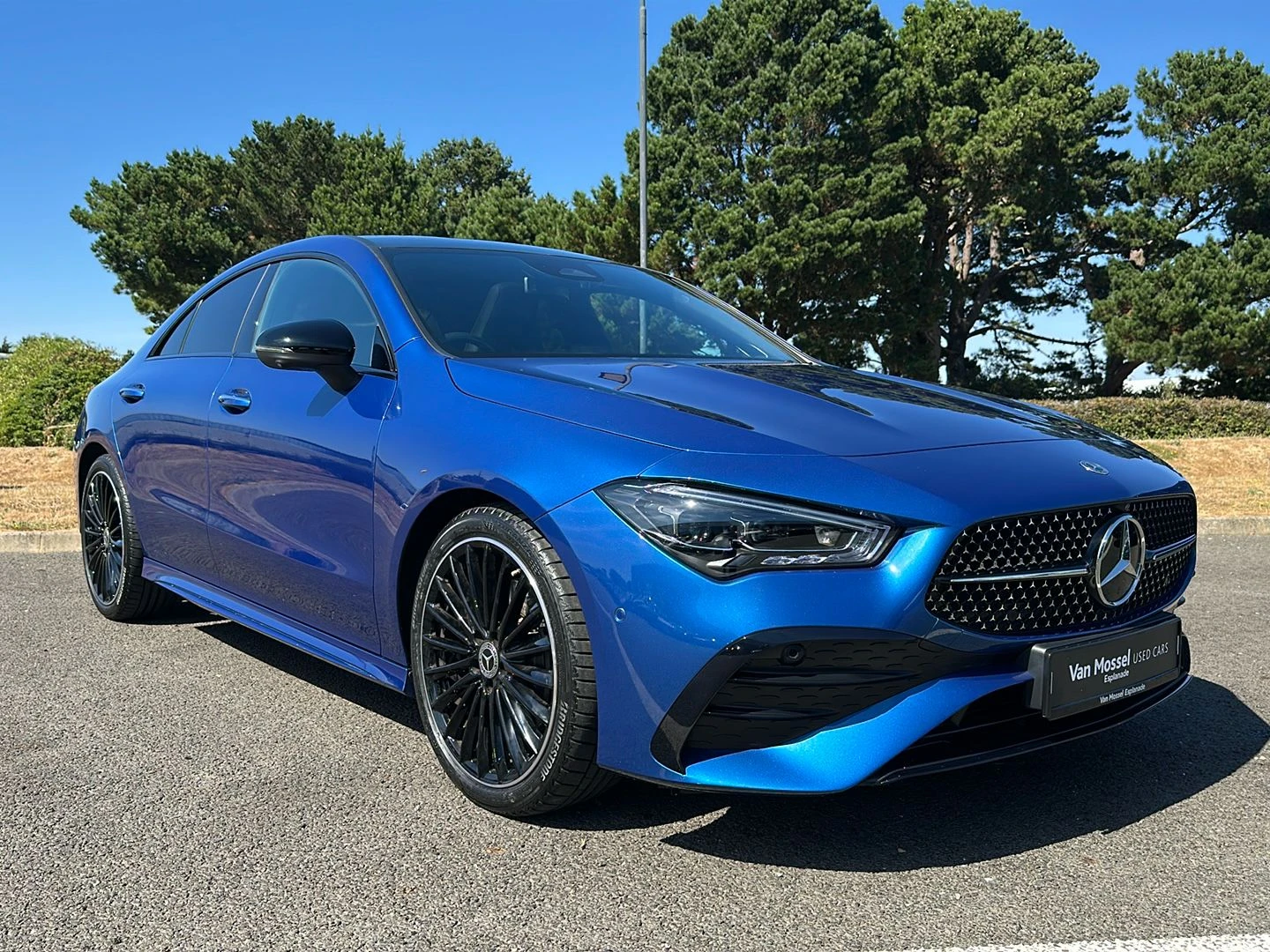 Mercedes-Benz-CLA-image-17