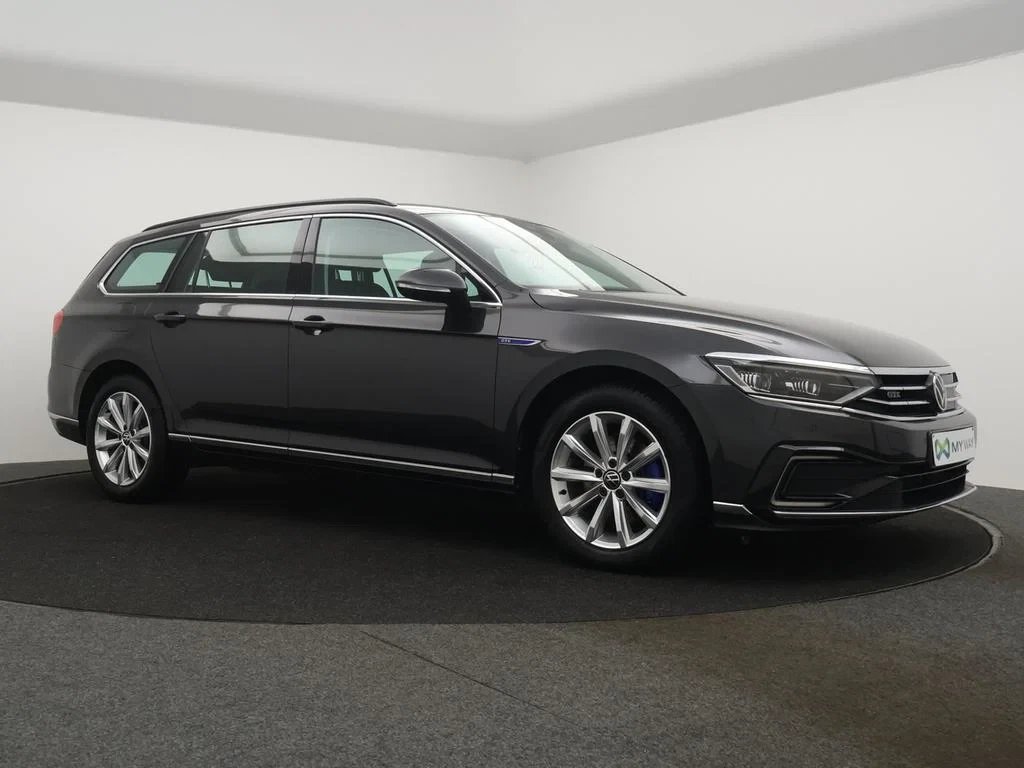 Volkswagen-Passat-image-22