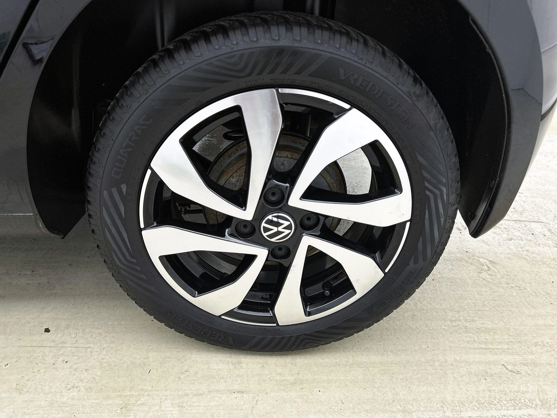 Volkswagen-up!-image-33