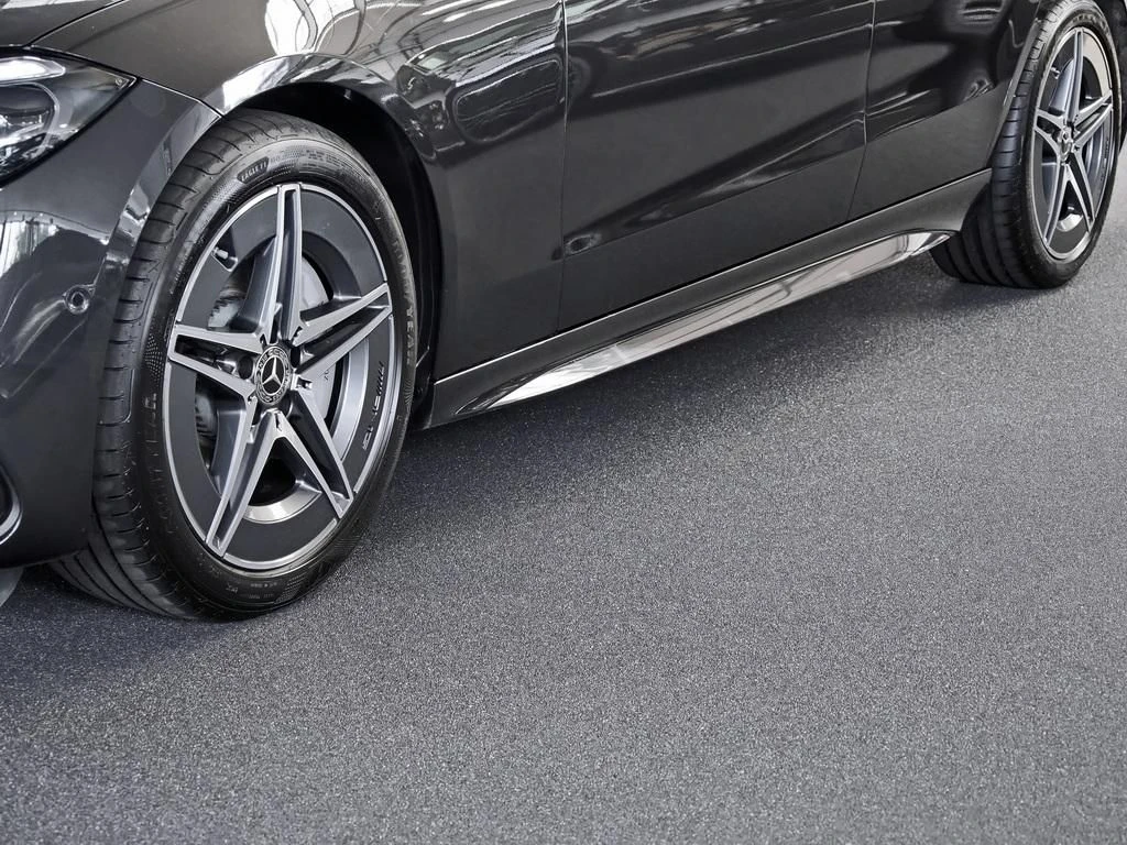Mercedes-Benz-C-Klasse 300-image-5