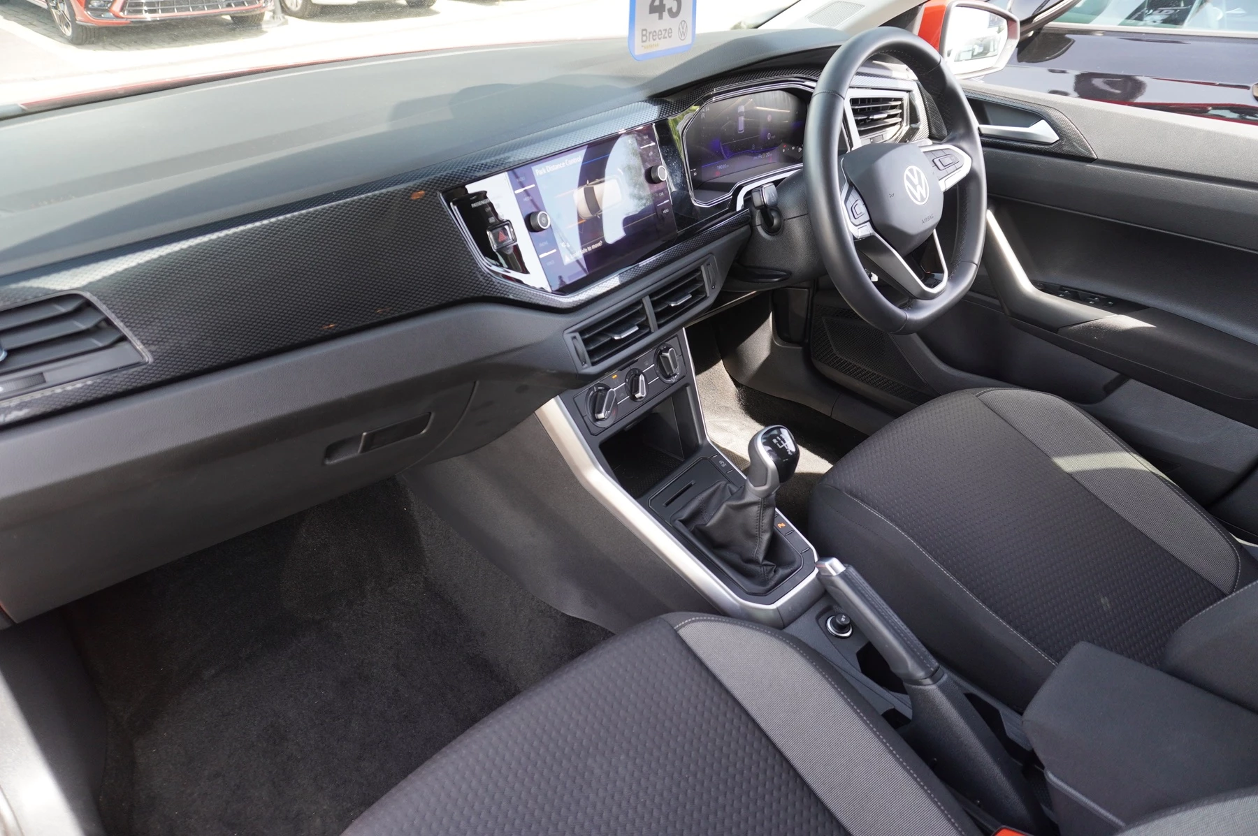 Volkswagen-Polo-image-1