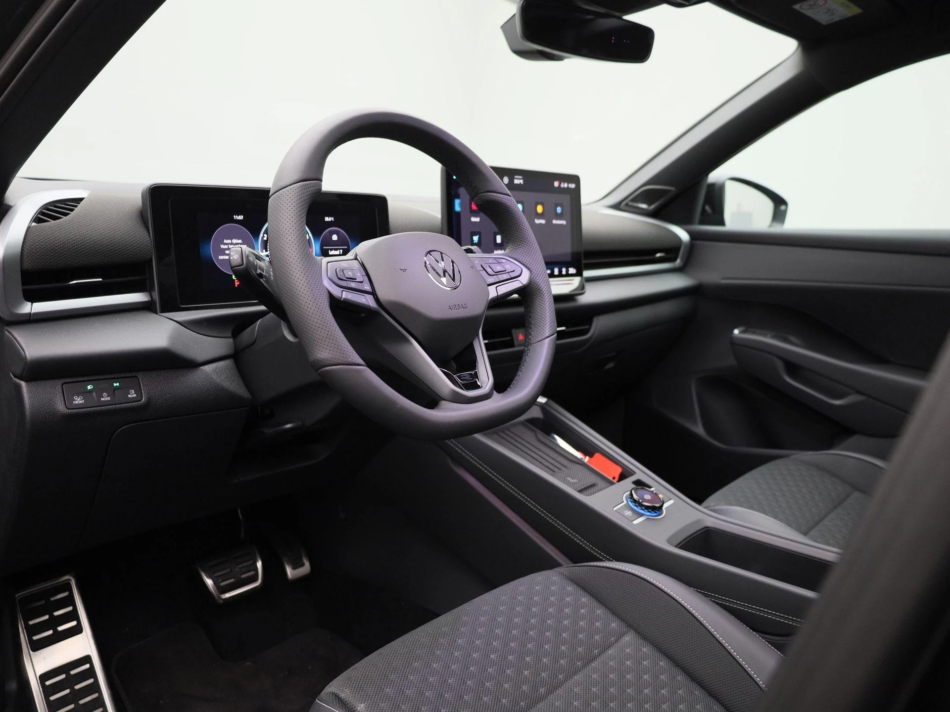 Volkswagen-T-Roc-image-38