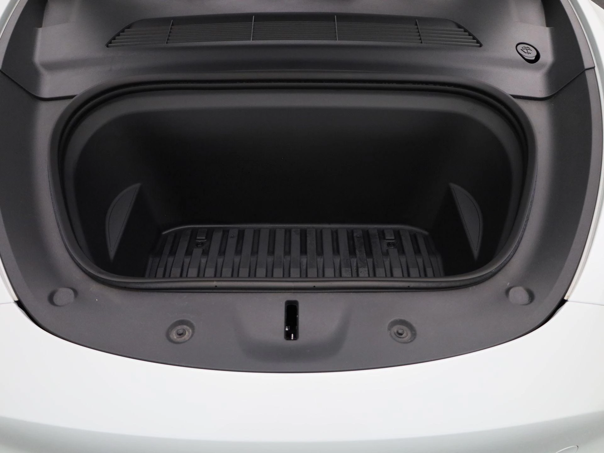 Tesla-Model Y-image-39