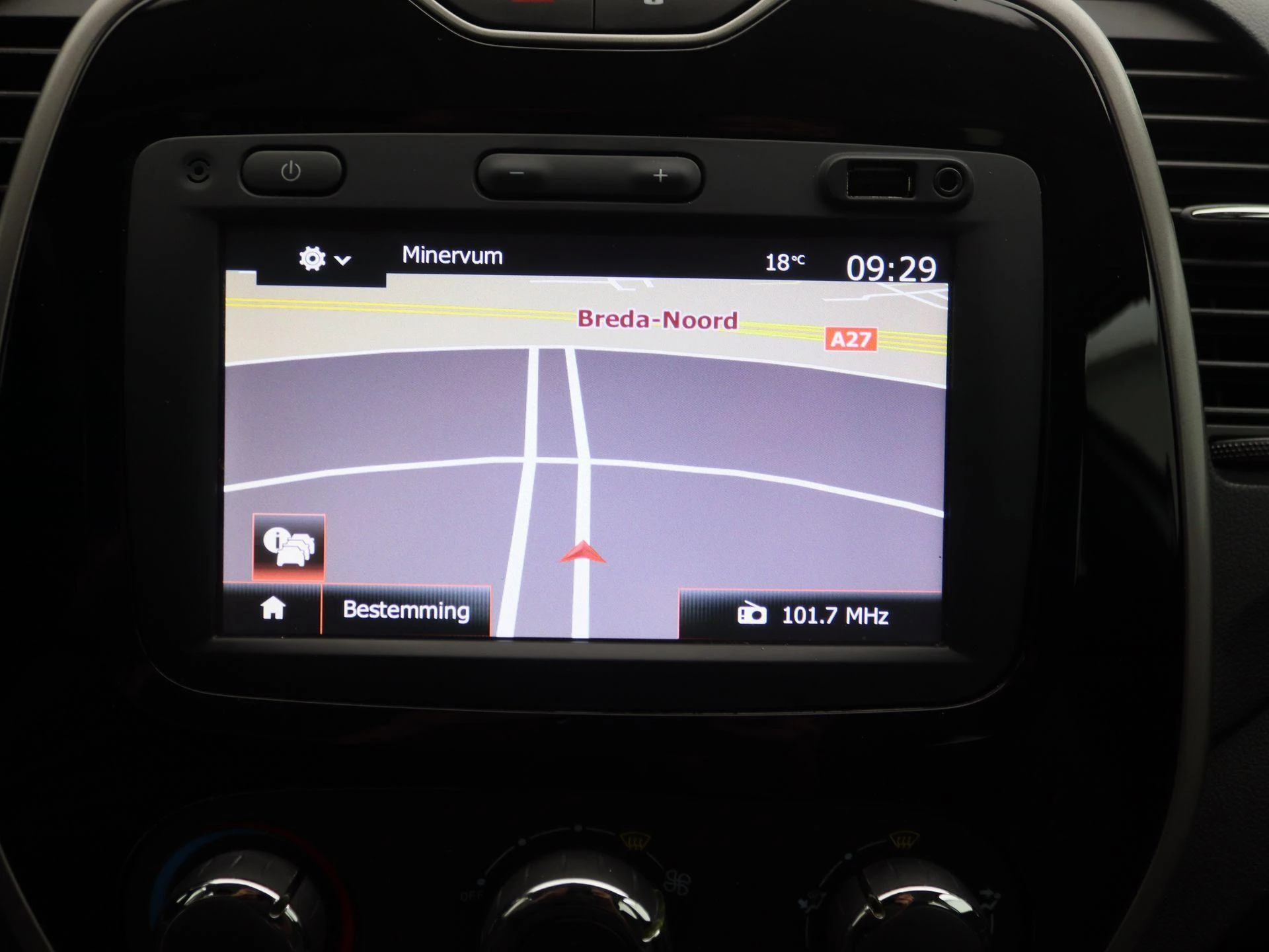 Renault-Captur-image-8