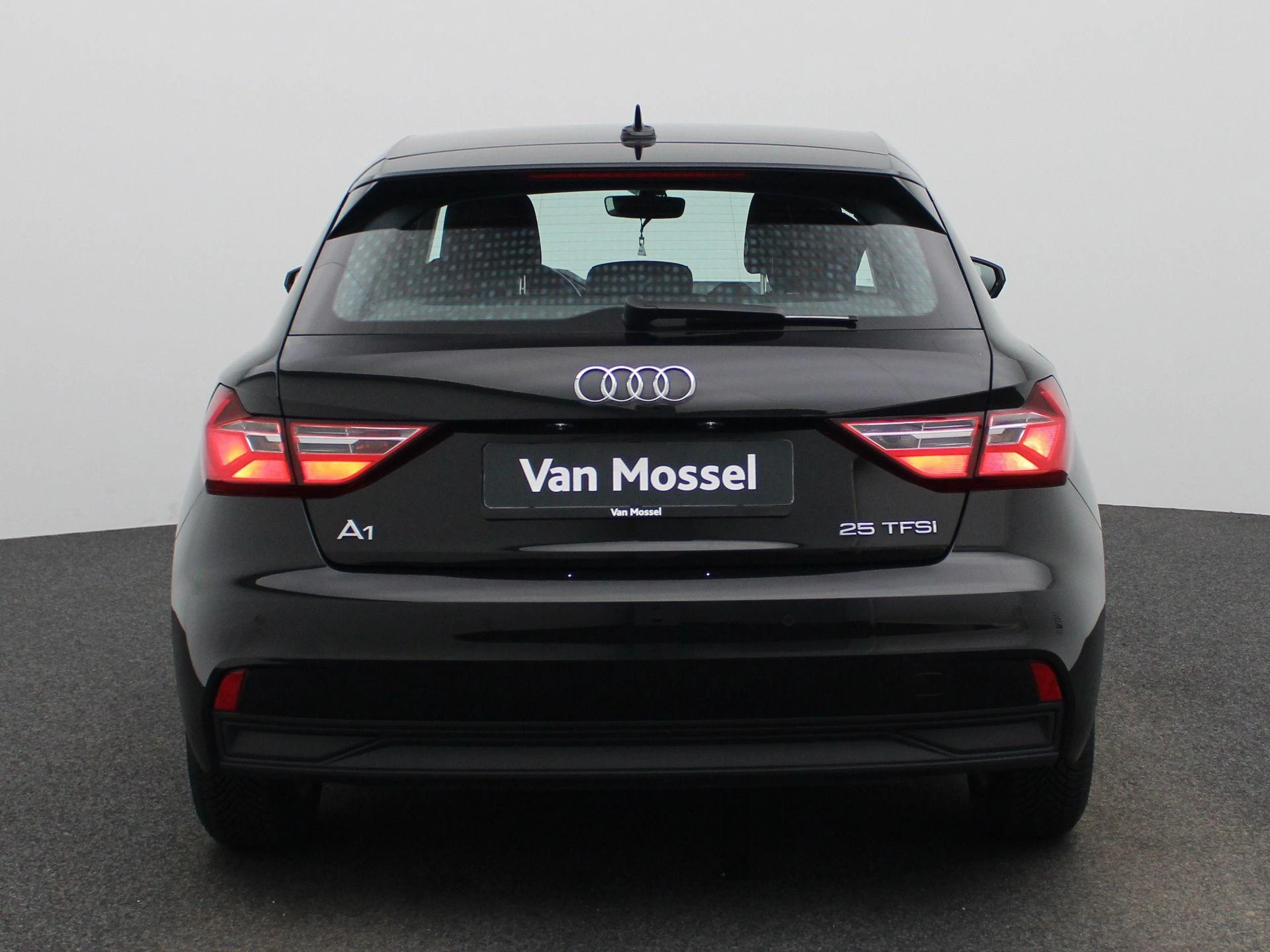 Audi-A1 Sportback-image-4