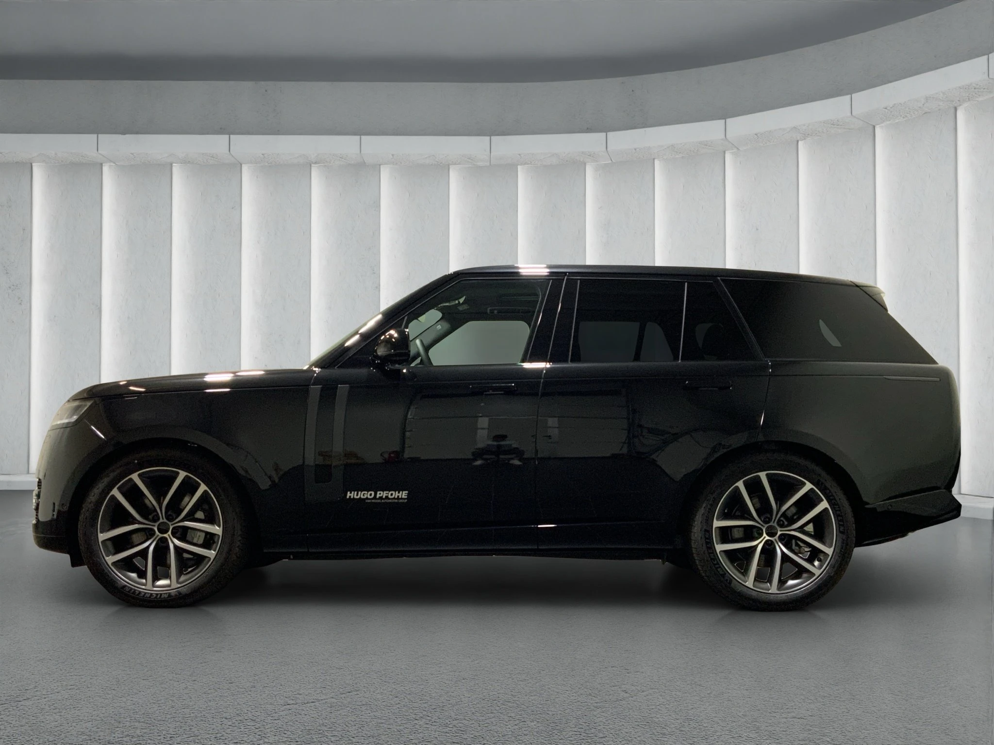 Land Rover-Range Rover-image-4