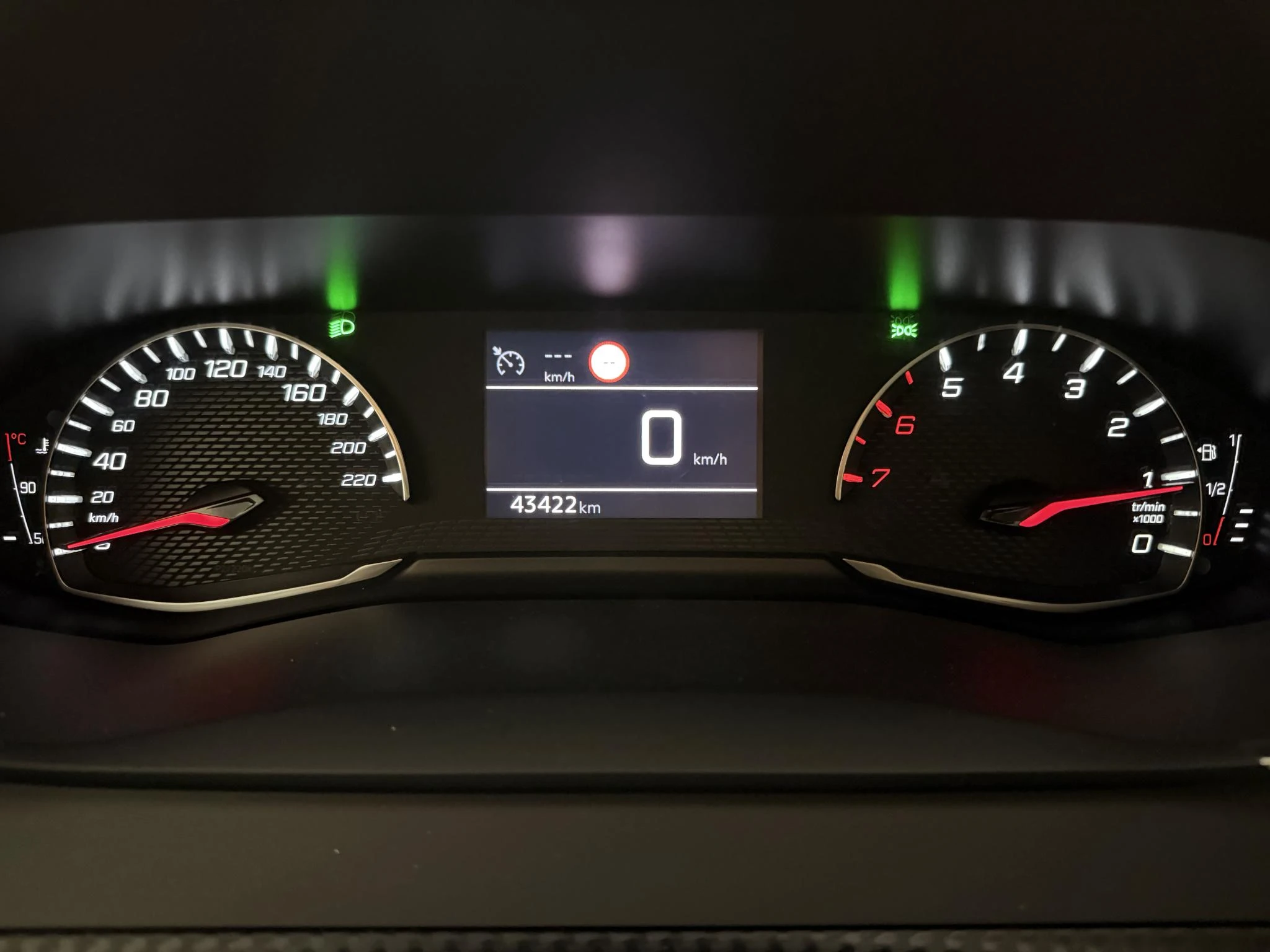 Peugeot-2008-image-7
