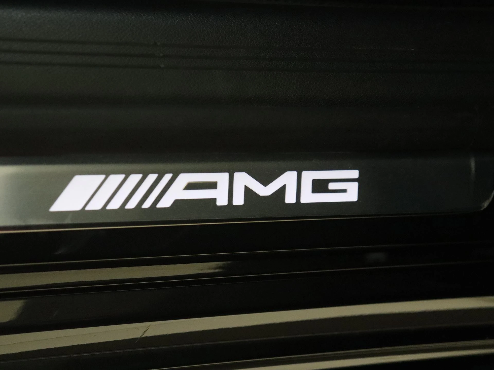 Mercedes-Benz-E-Klasse-image-9