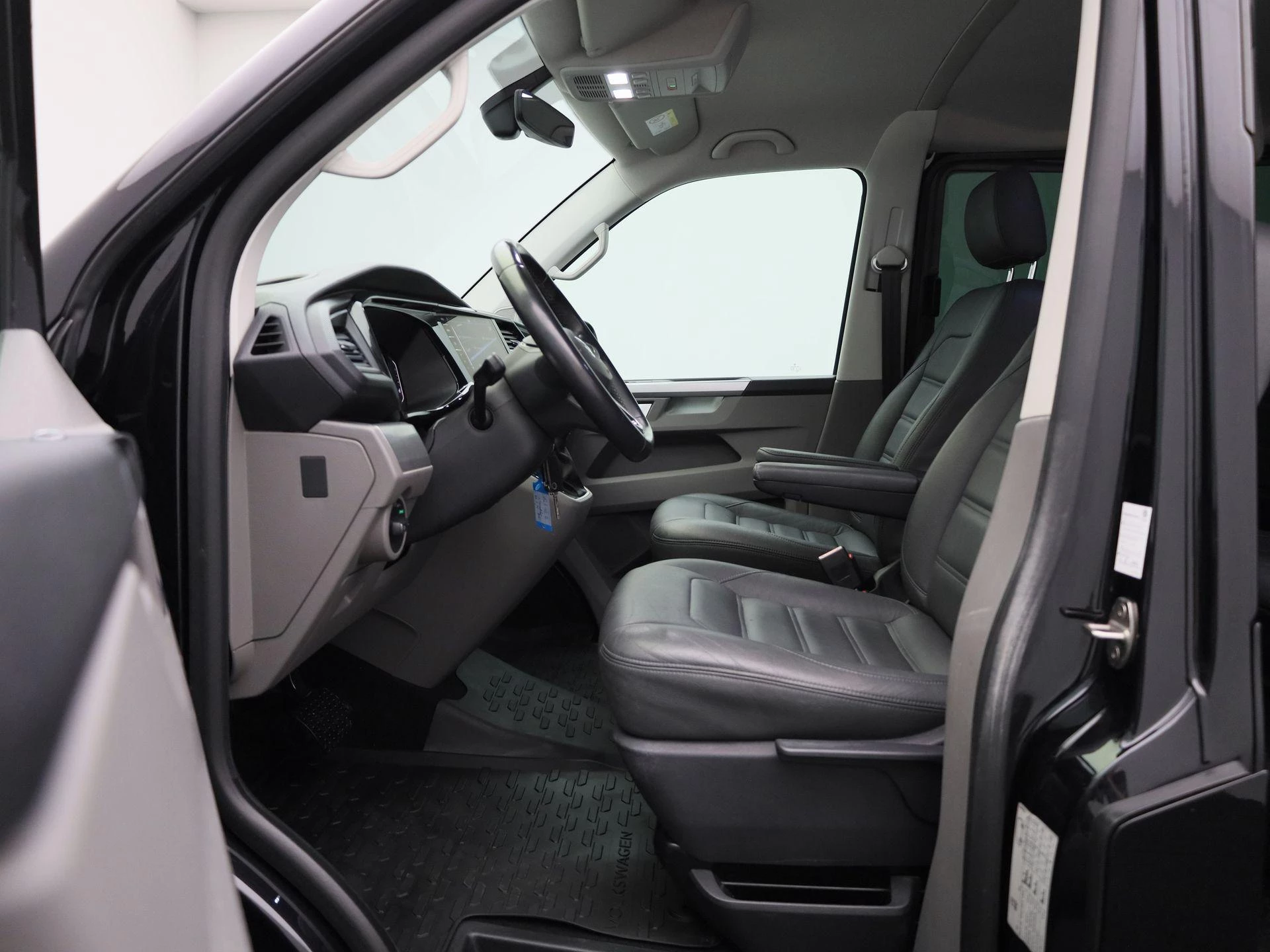 Volkswagen Transporter 2.0 TDI L2H1 Bulli 150PK