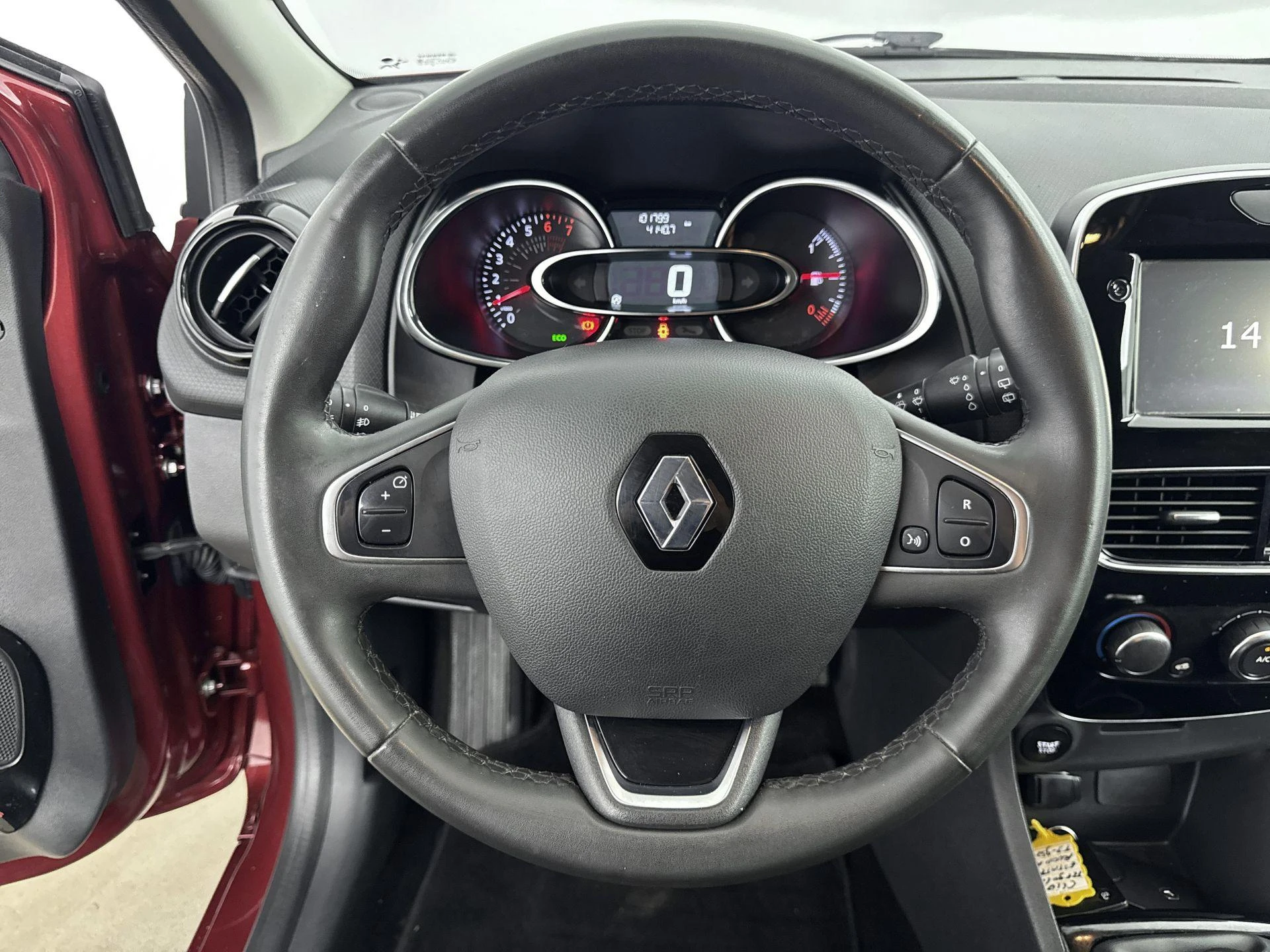 Renault-Clio-image-12
